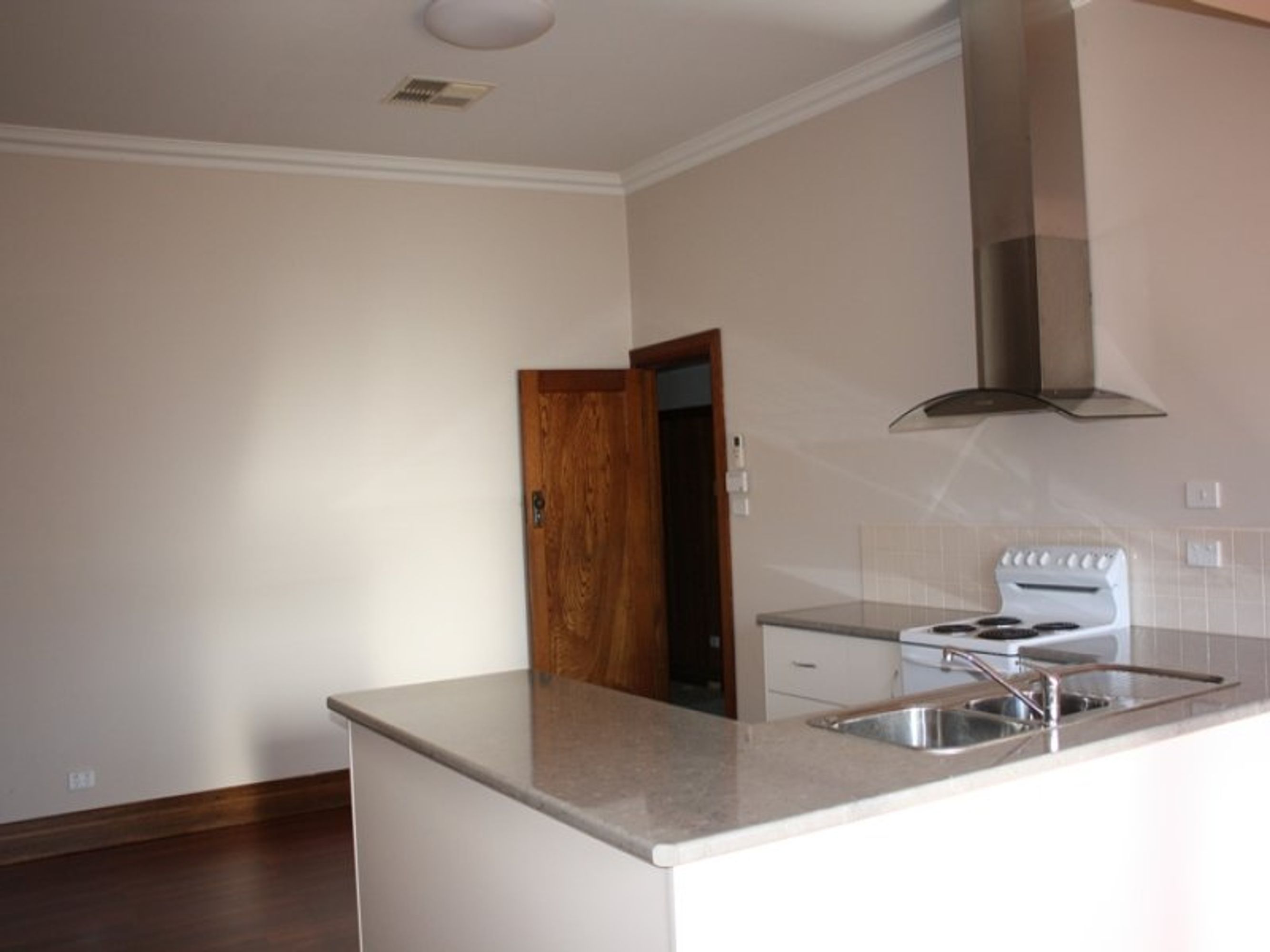 16 Gardenia Street, Horsham VIC 3400, Horsham - Thumbnail 6