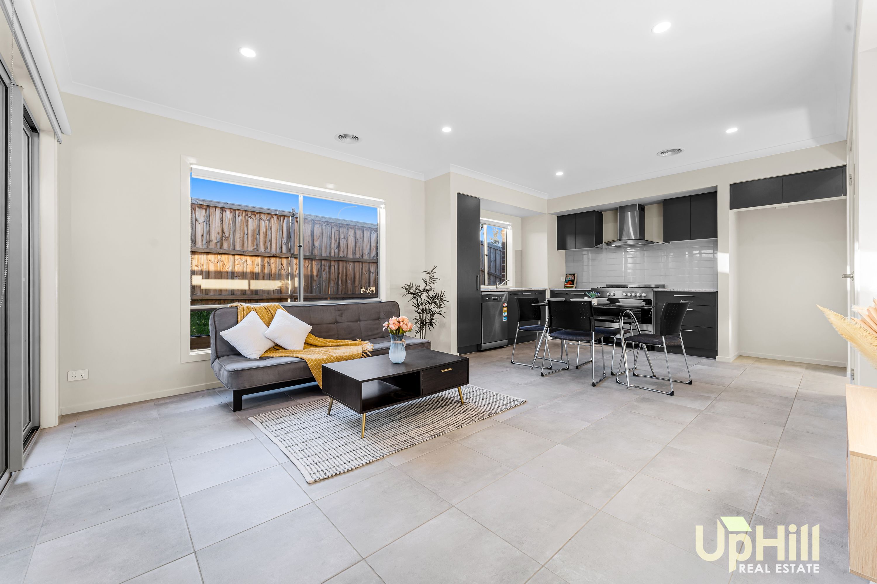 39 Cheddington Road, Cranbourne East - Thumbnail 5