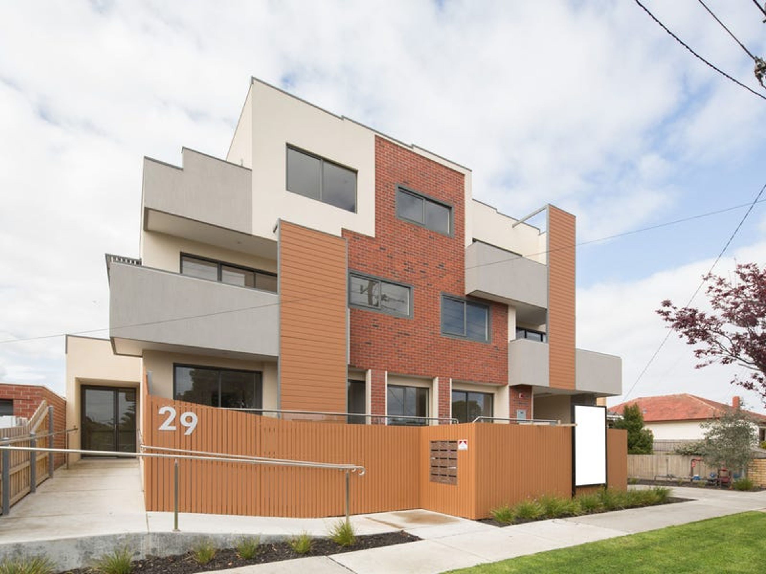 8/29 Albert Avenue