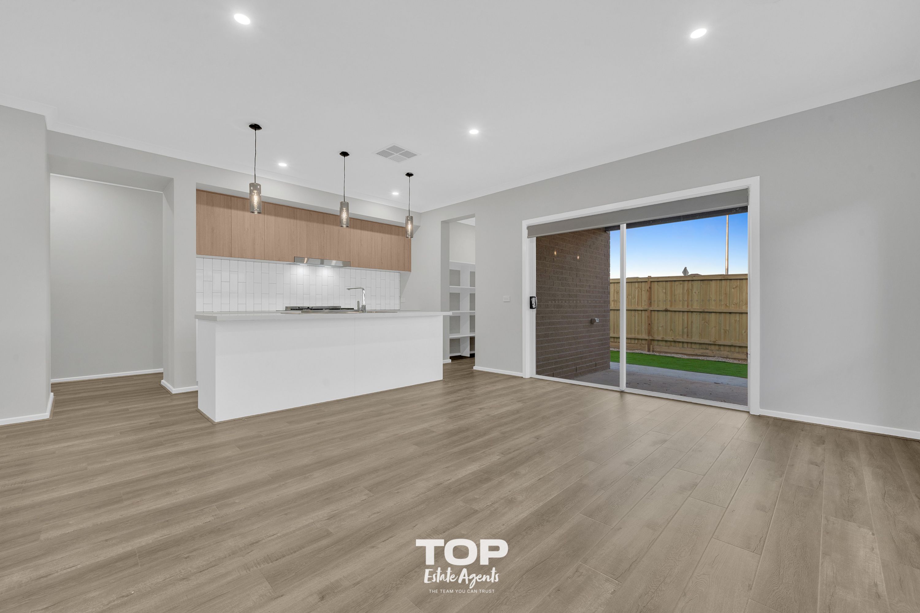 39 Shell Close, Clyde North - Thumbnail 5