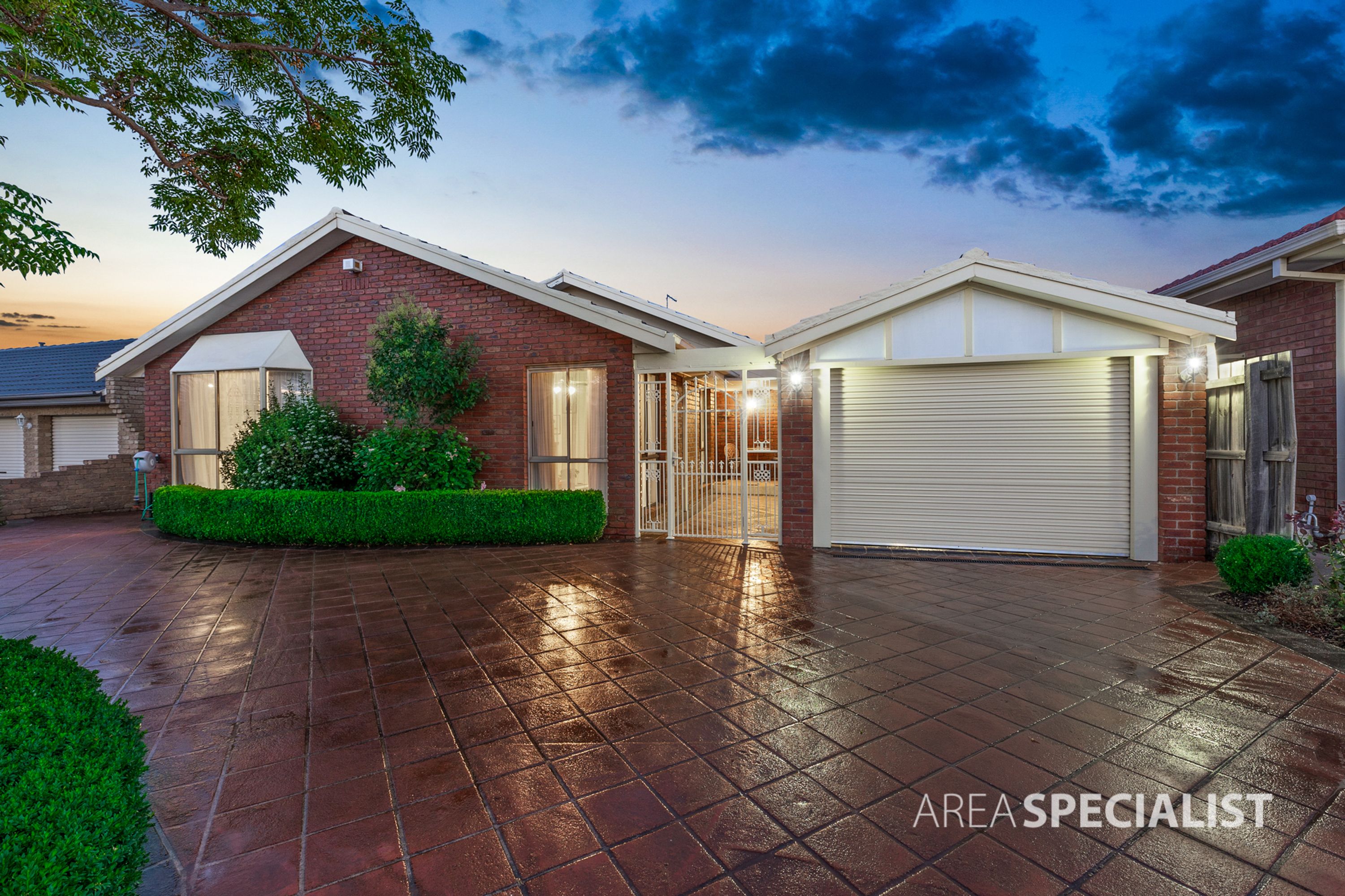 64 Chichester Drive, Taylors Lakes VIC 3038, Taylors Lakes - Thumbnail 3