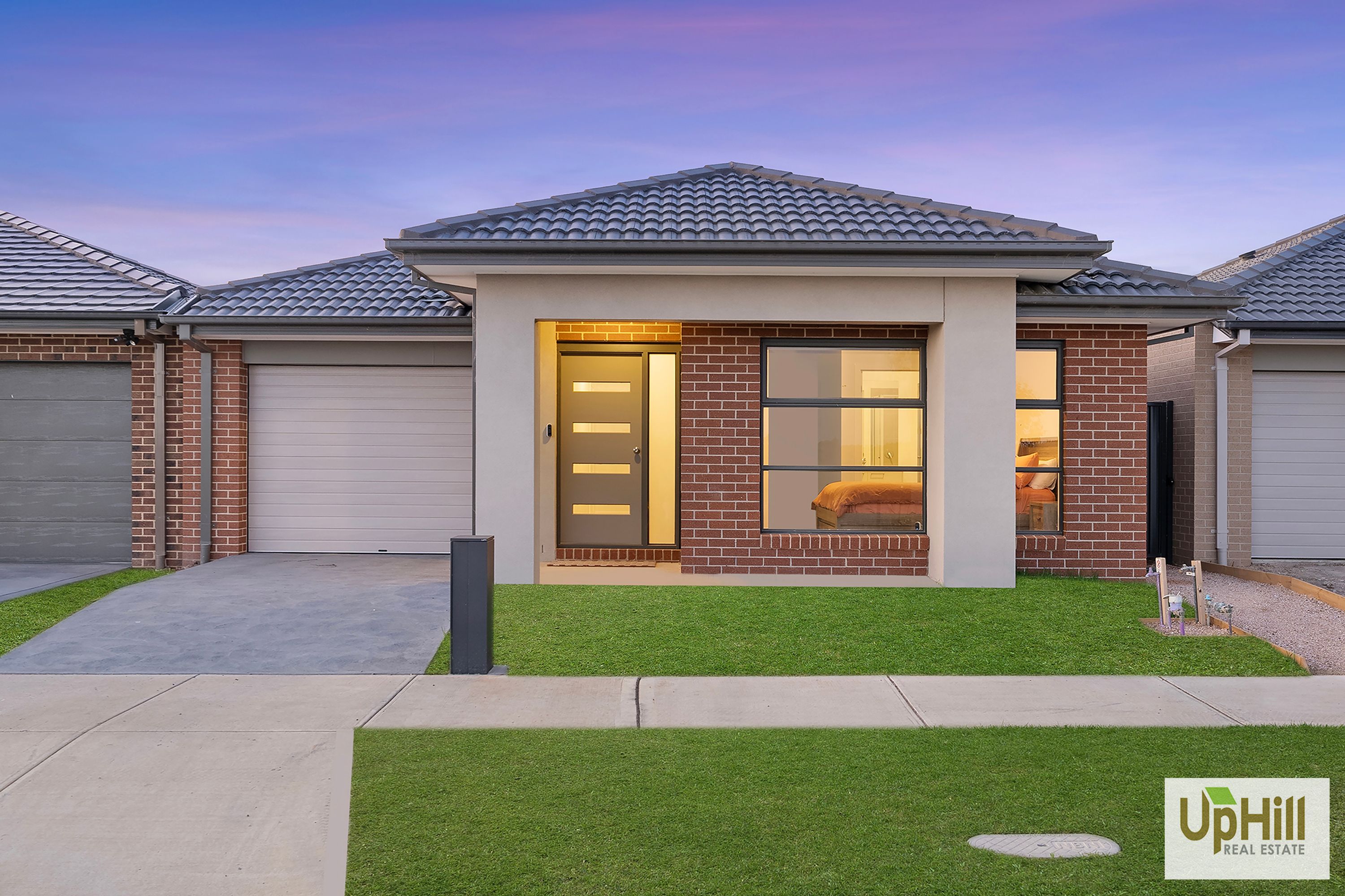48 Pembrokeshire Loop, Clyde - Thumbnail 2