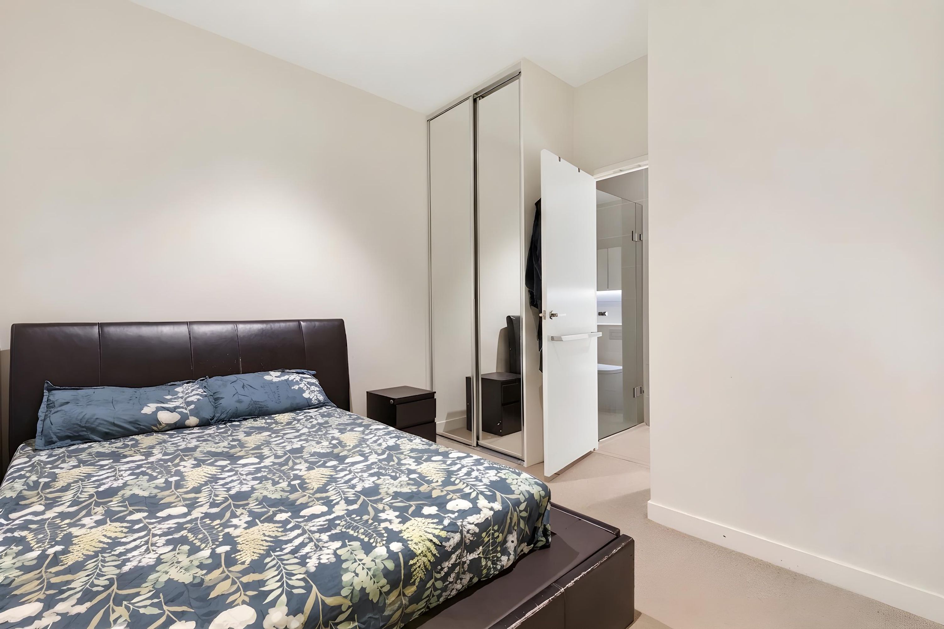 803/199 William Street, Melbourne - Thumbnail 6