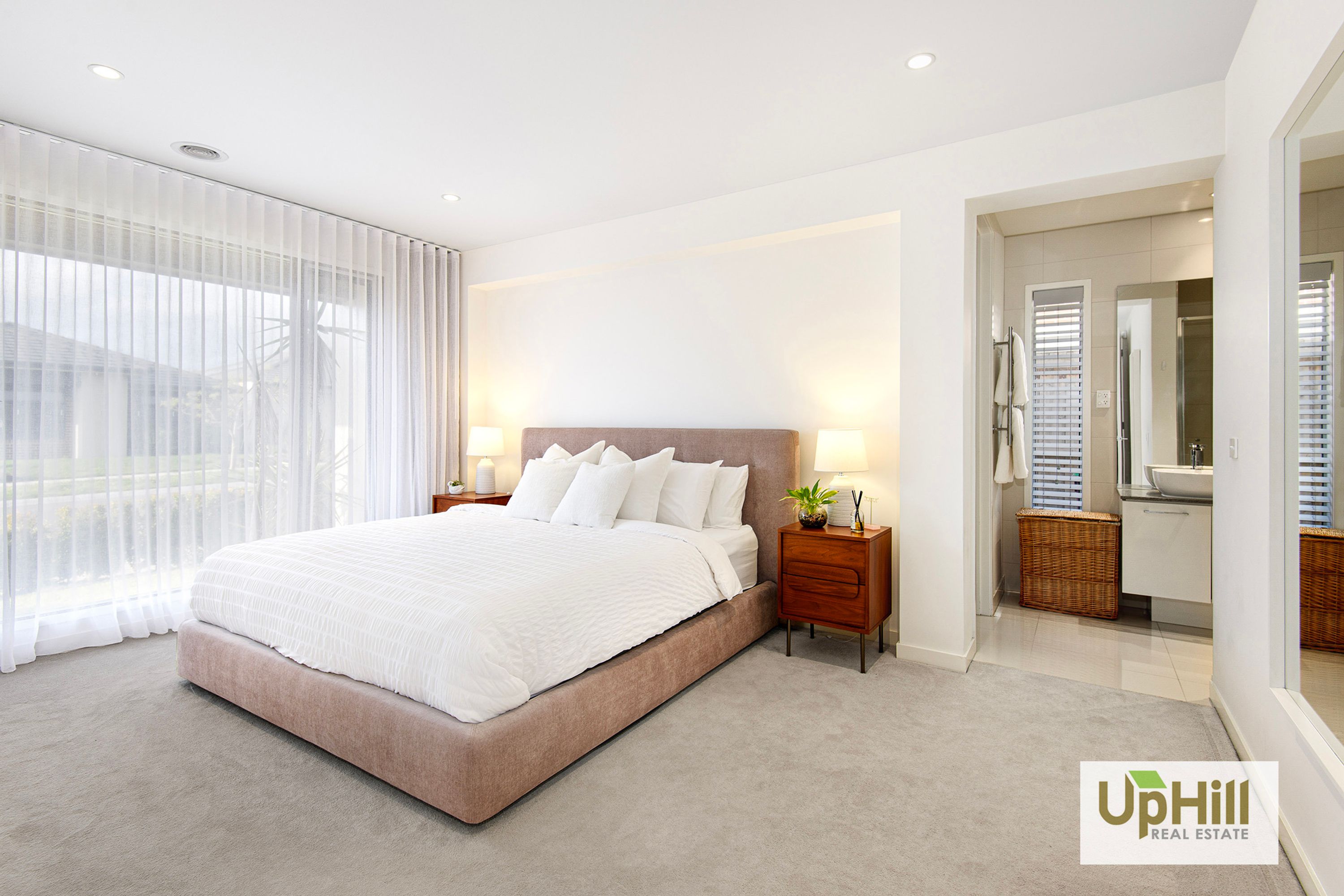 40 Shulze Drive, Clyde North - Thumbnail 2