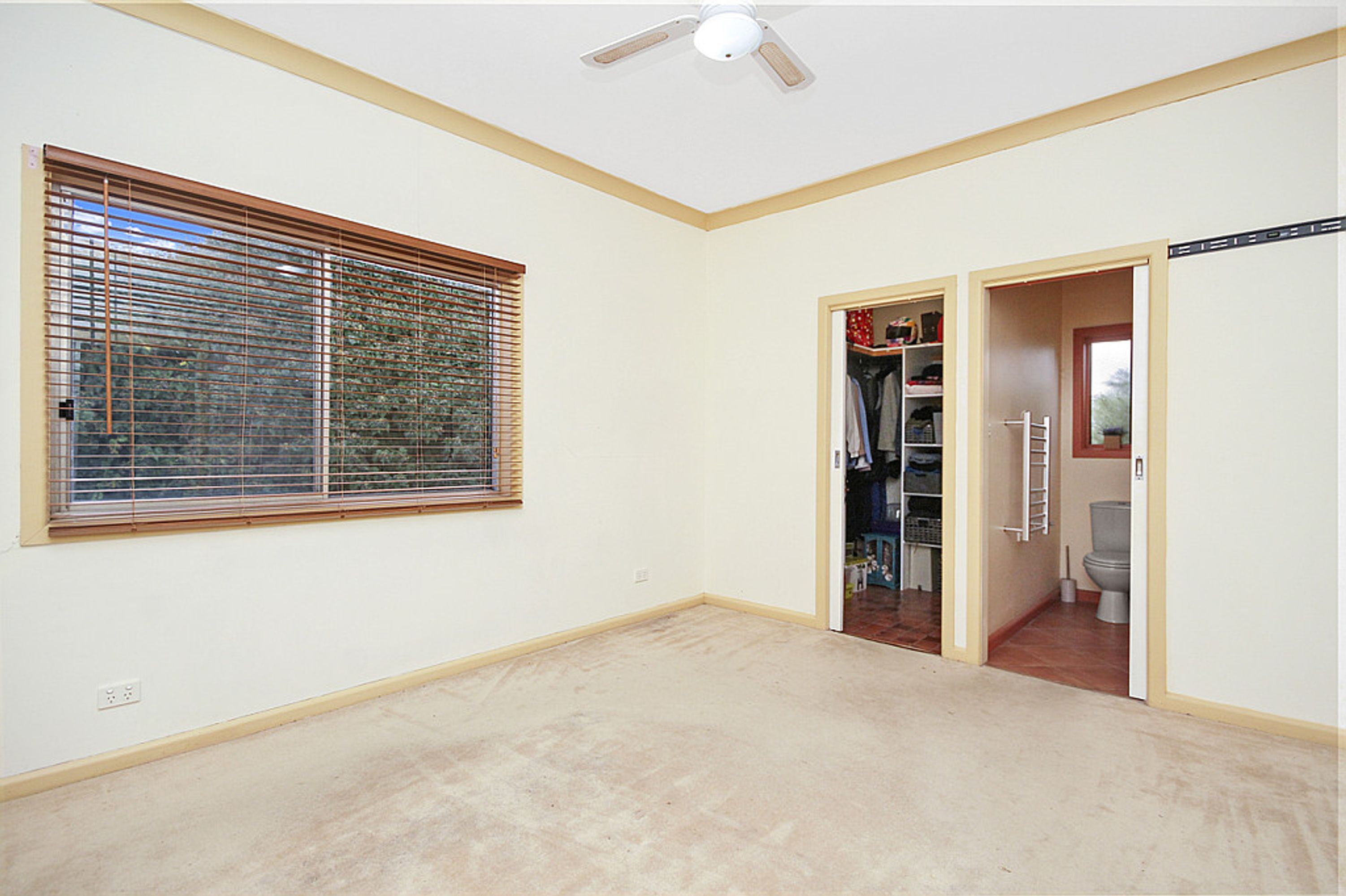 10 Valentine Avenue, Horsham VIC 3400, Horsham - Thumbnail 5