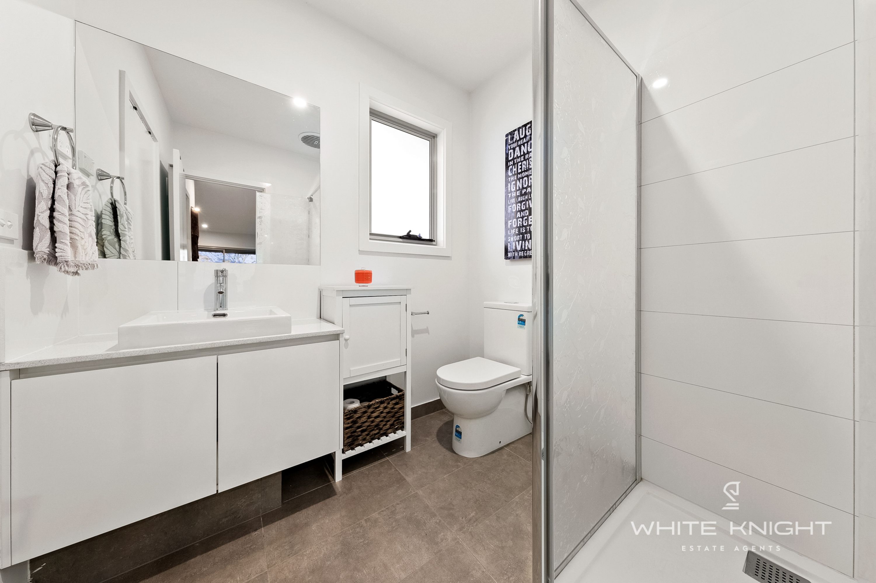 2/4 Graceburn Grove, St Albans VIC 3021, St Albans - Thumbnail 4
