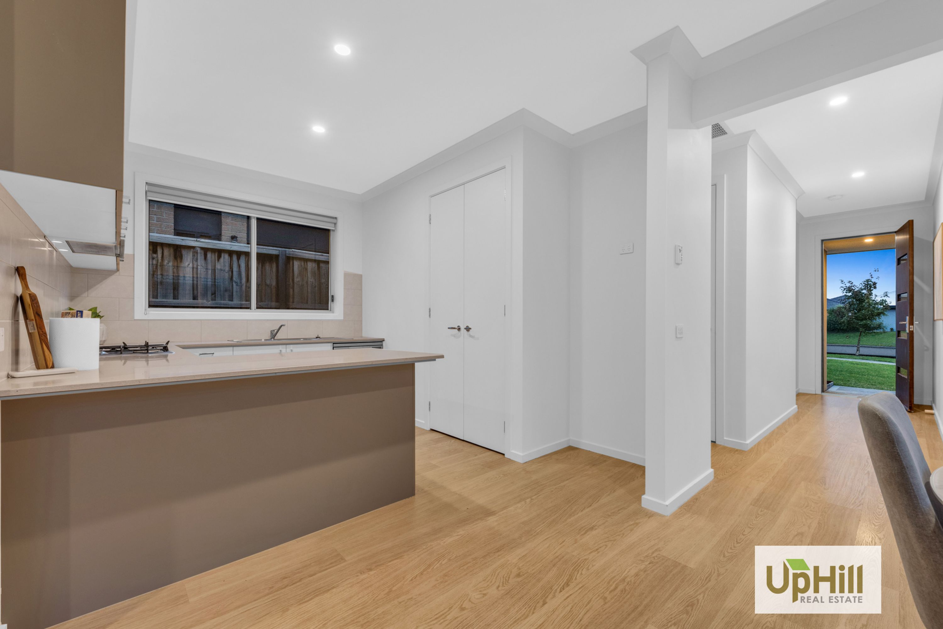 10 Galaxias Court, Clyde North - Thumbnail 5