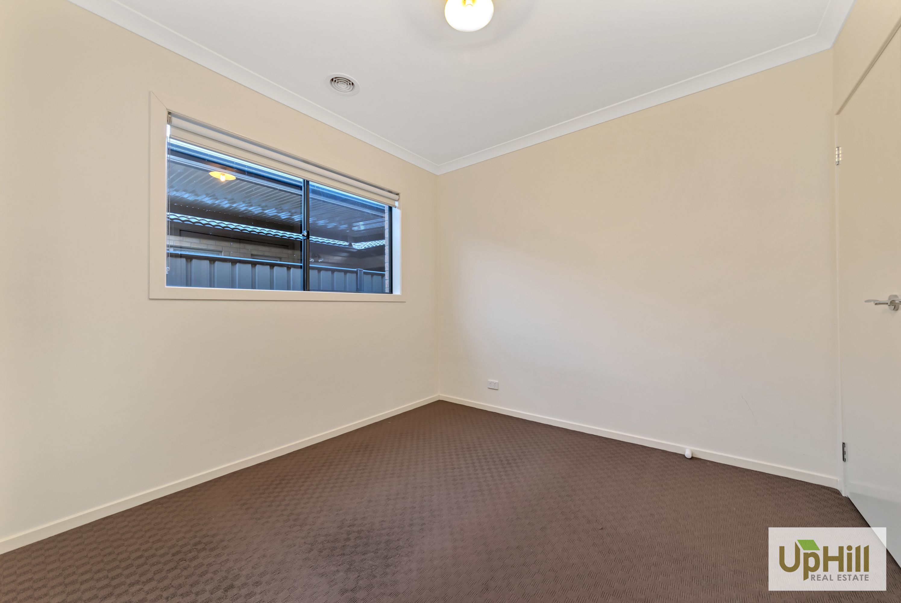 15 JUTLAND CLOSE, Clyde North - Thumbnail 6