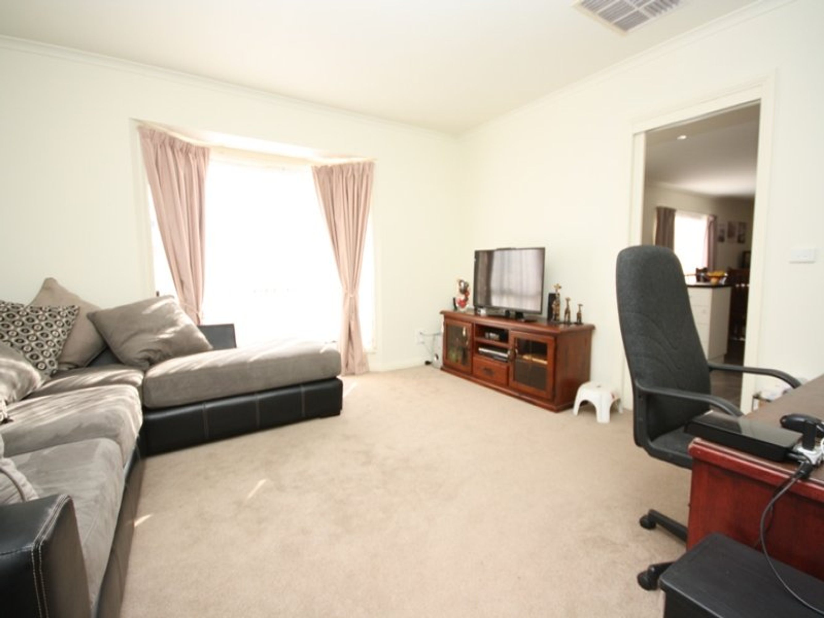 41 Citrus Avenue, Horsham VIC 3400, Horsham - Thumbnail 2