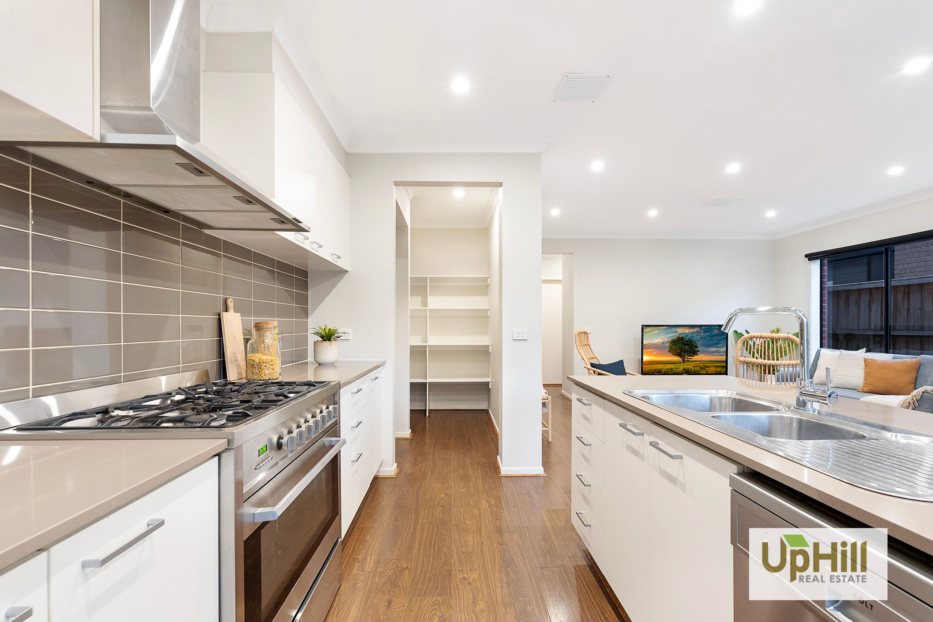 16 Lilydale Avenue, Clyde North - Thumbnail 8