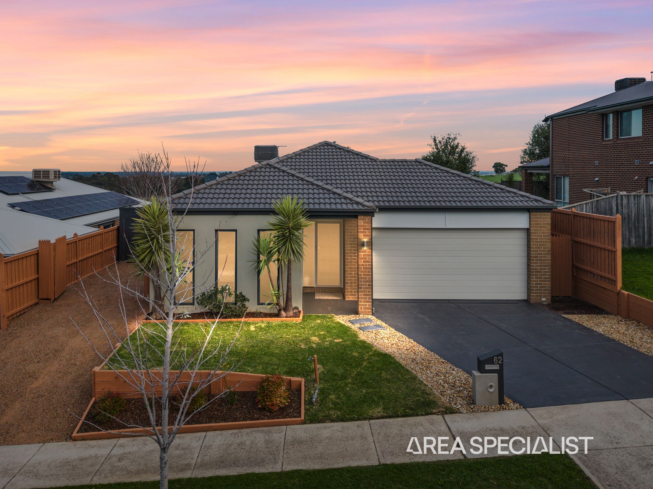 62 Superior Waters, Pakenham, Pakenham - Image 1