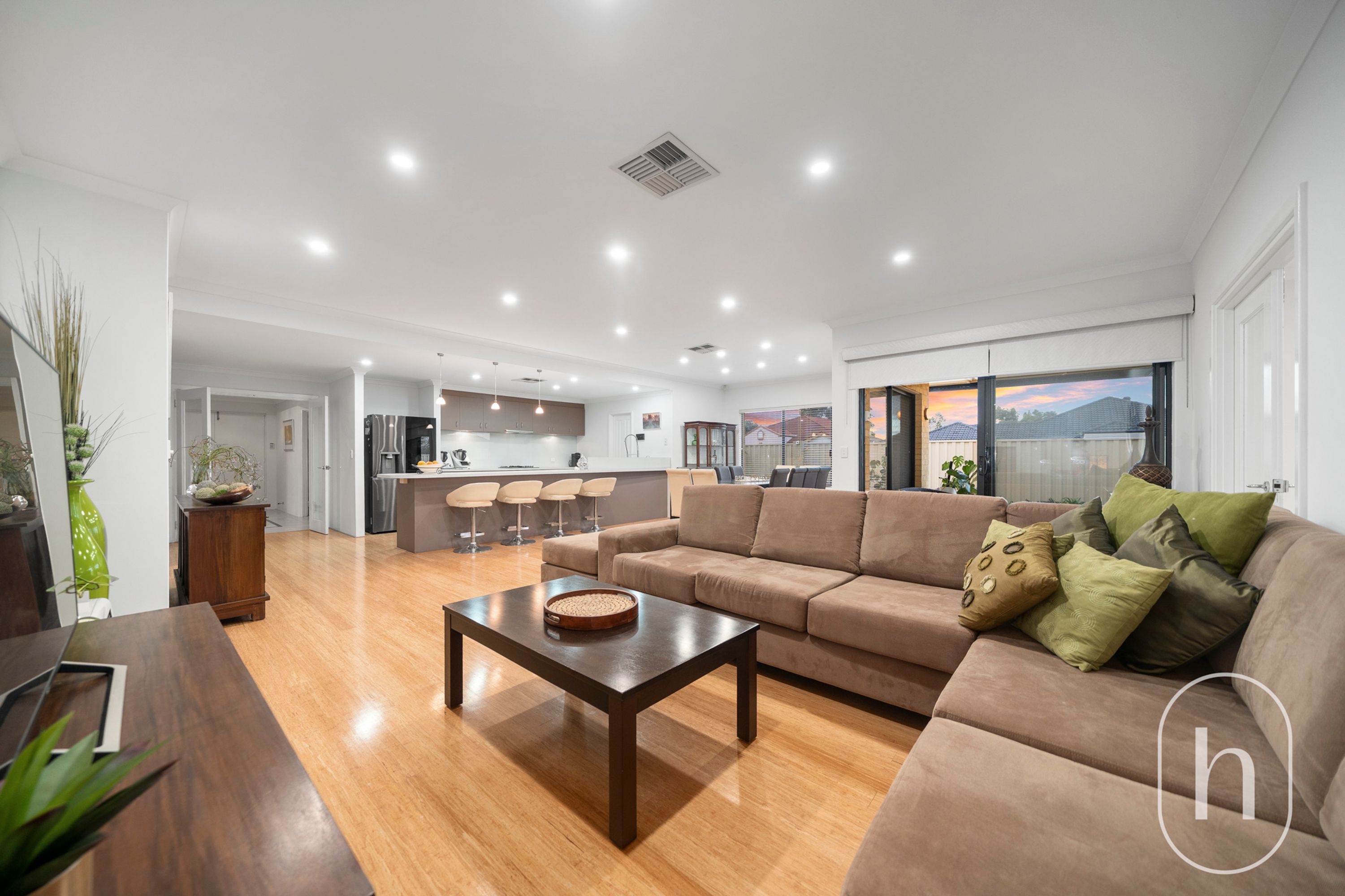 1 Portchester Drive, Darch - Thumbnail 2