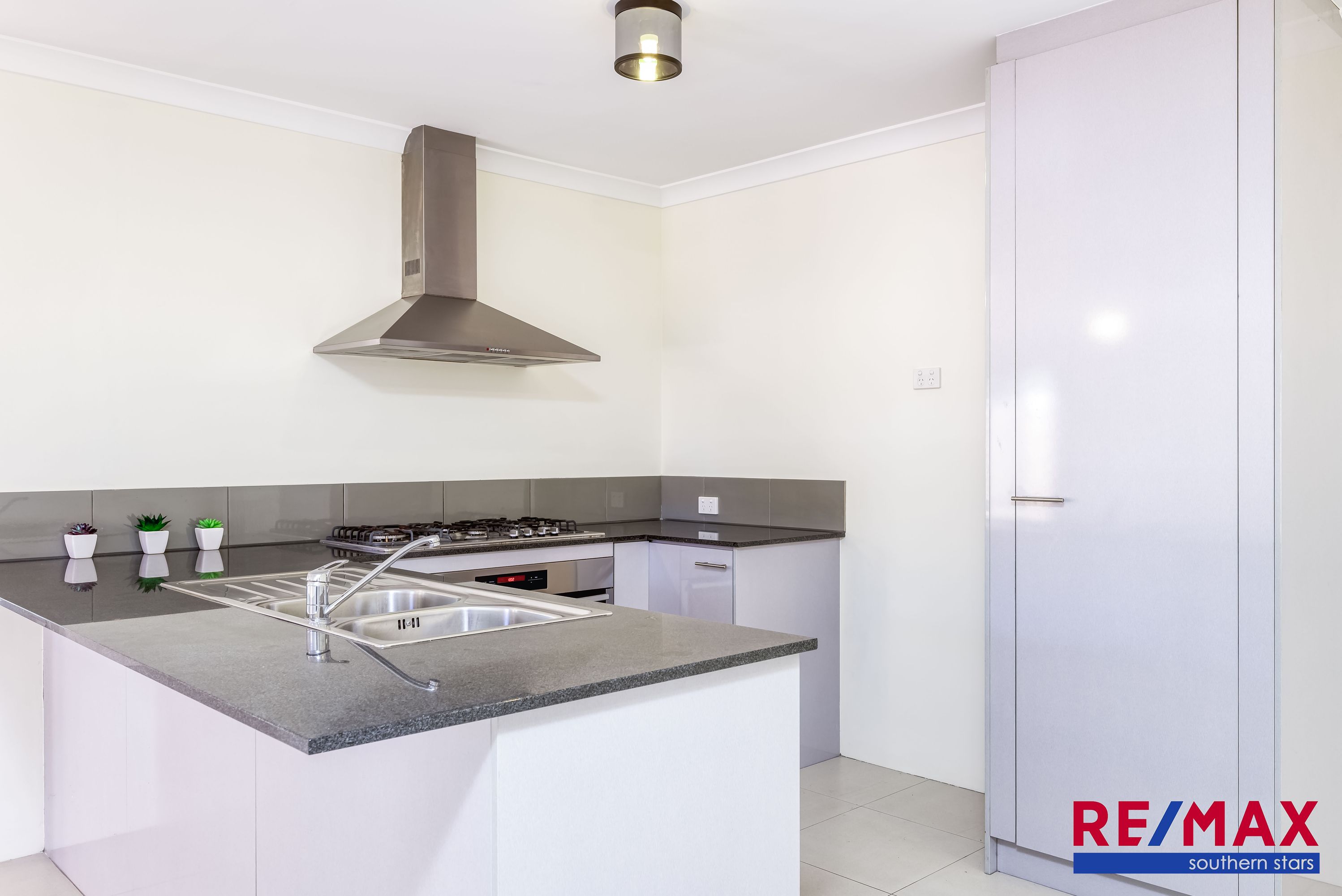 16A Hedley Street, Bentley - Thumbnail 3