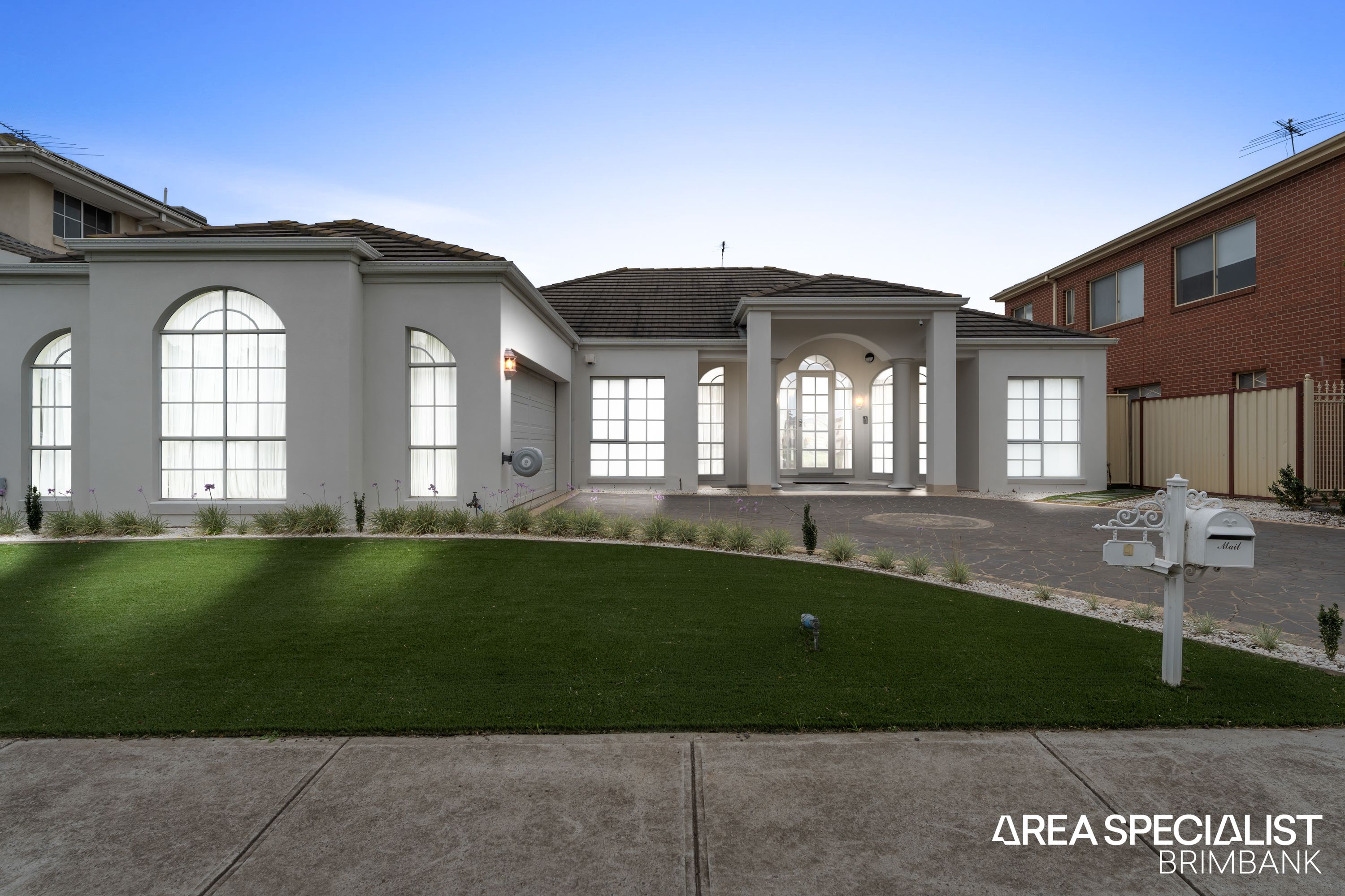 4 Parklea Avenue, Cairnlea - Image 1
