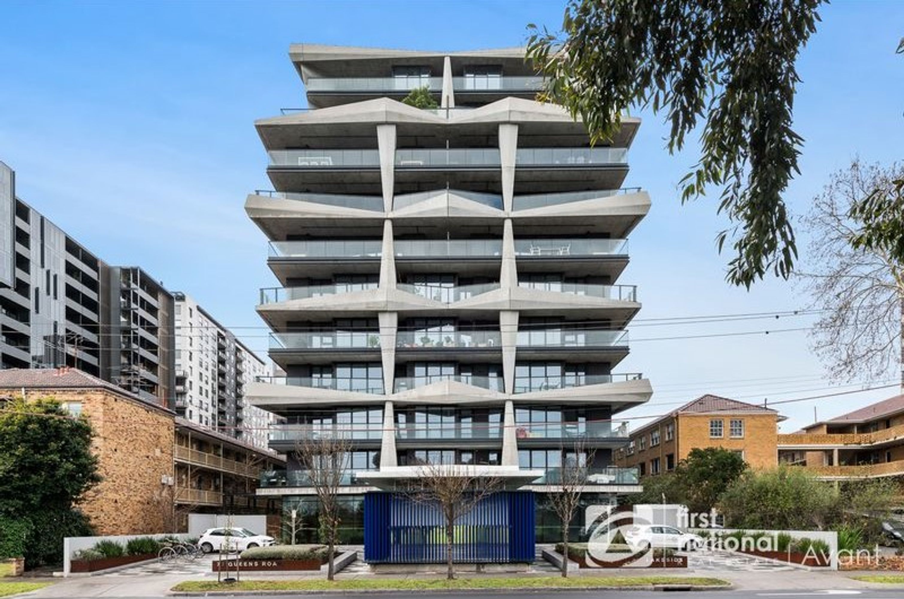 206/77 Queens Road, Melbourne - Thumbnail 2