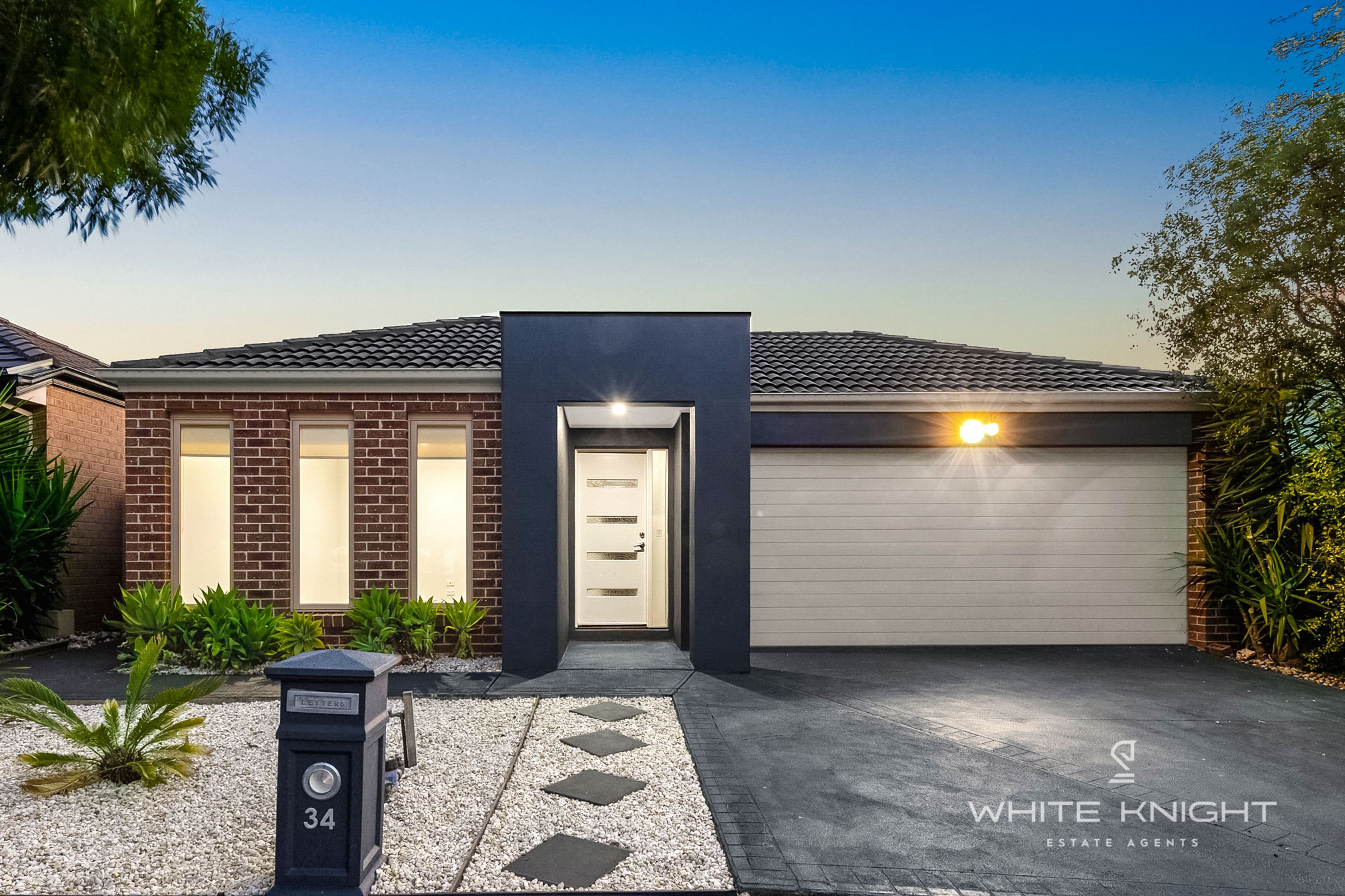 34 Dahlia Drive, Caroline Springs VIC 3023, Caroline Springs - Thumbnail 2