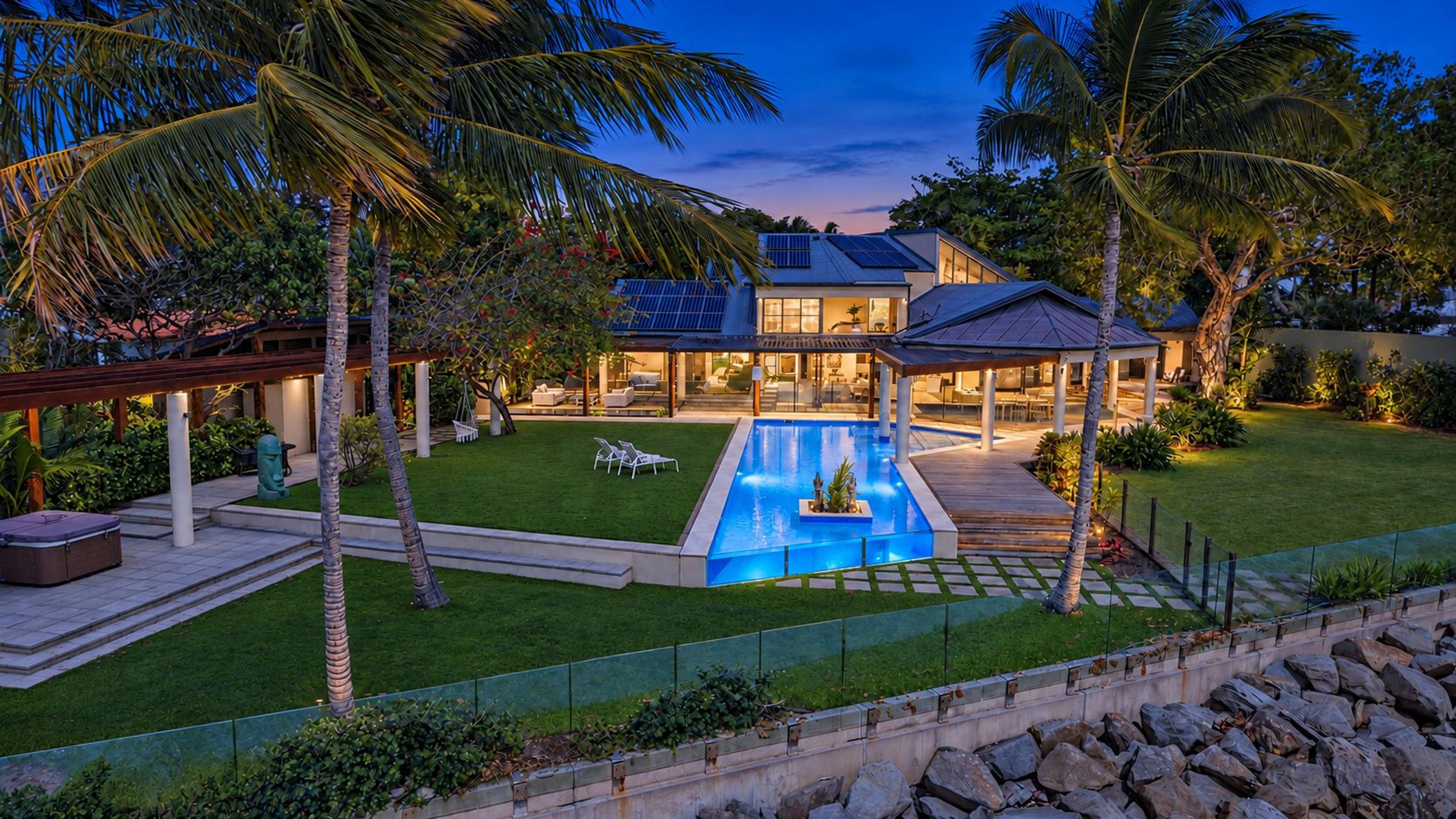 2-4 Hibiscus Lane, Holloways Beach - Image 1