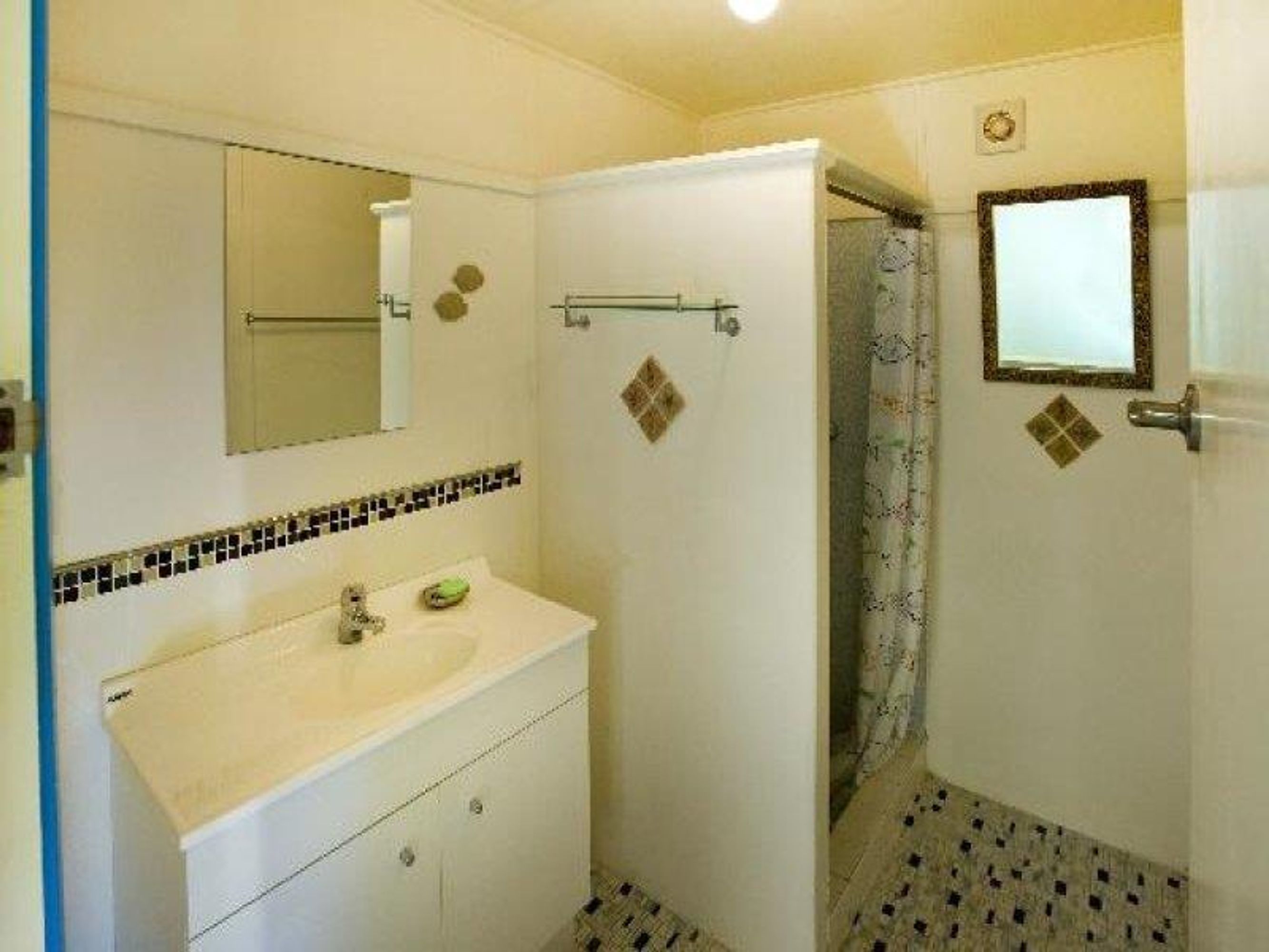 352 Powell Street, Grafton - Thumbnail 8