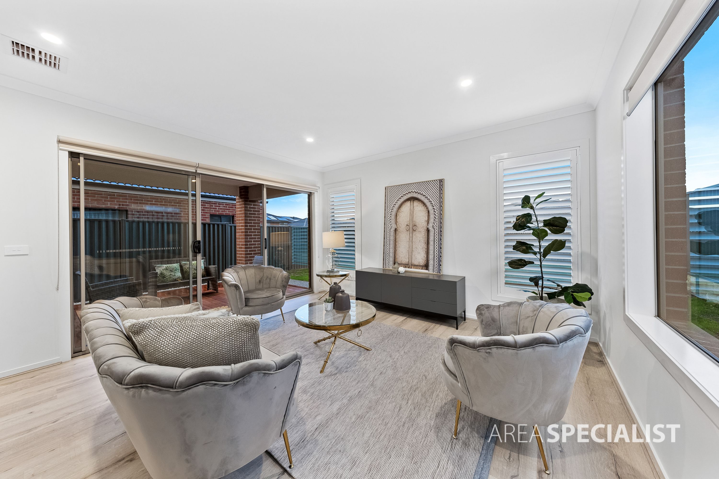 35 Ambervue Drive, Cobblebank VIC 3338, Cobblebank - Thumbnail 8