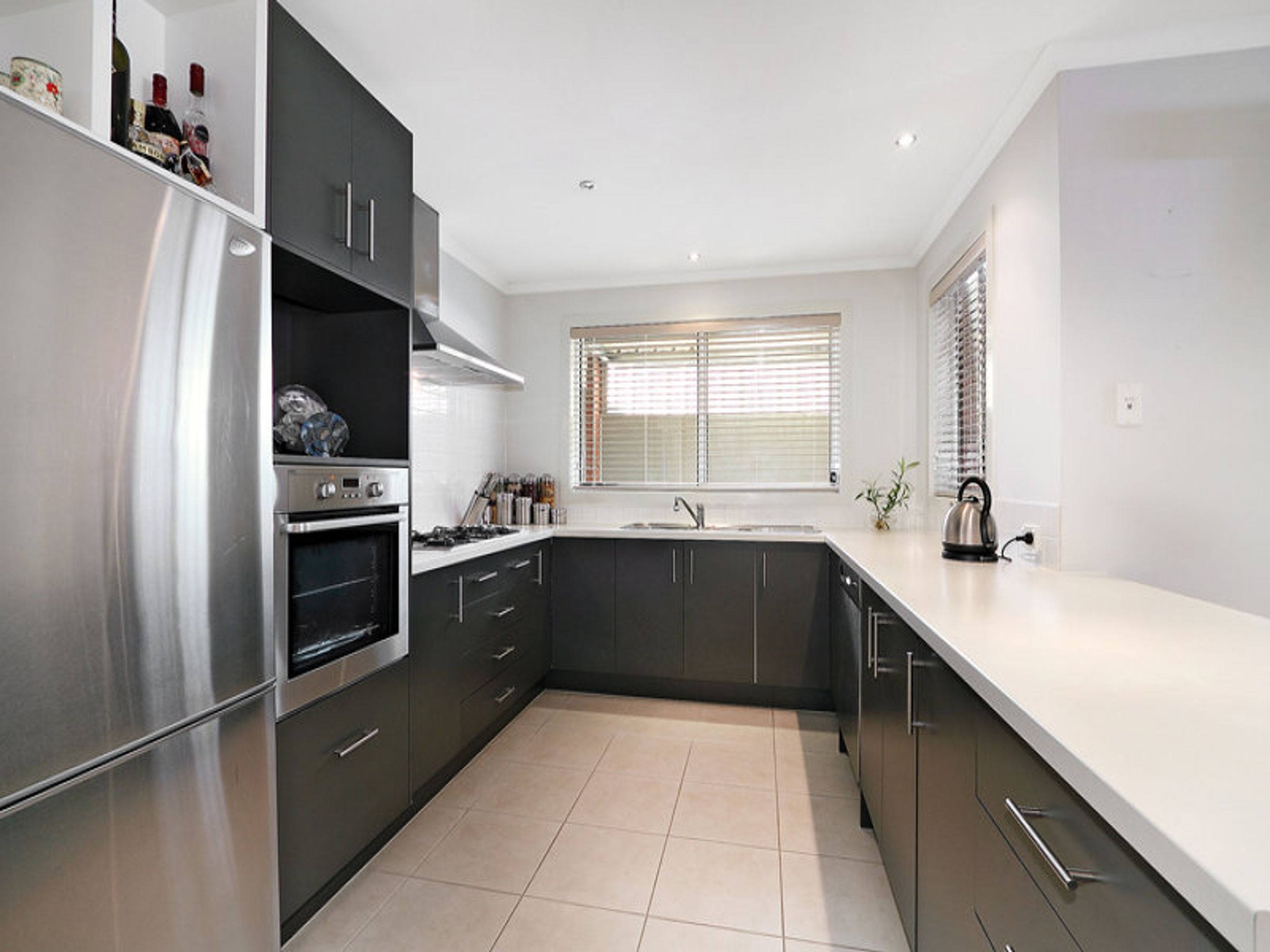 26 Ivory Crescent, Springvale South - Thumbnail 2