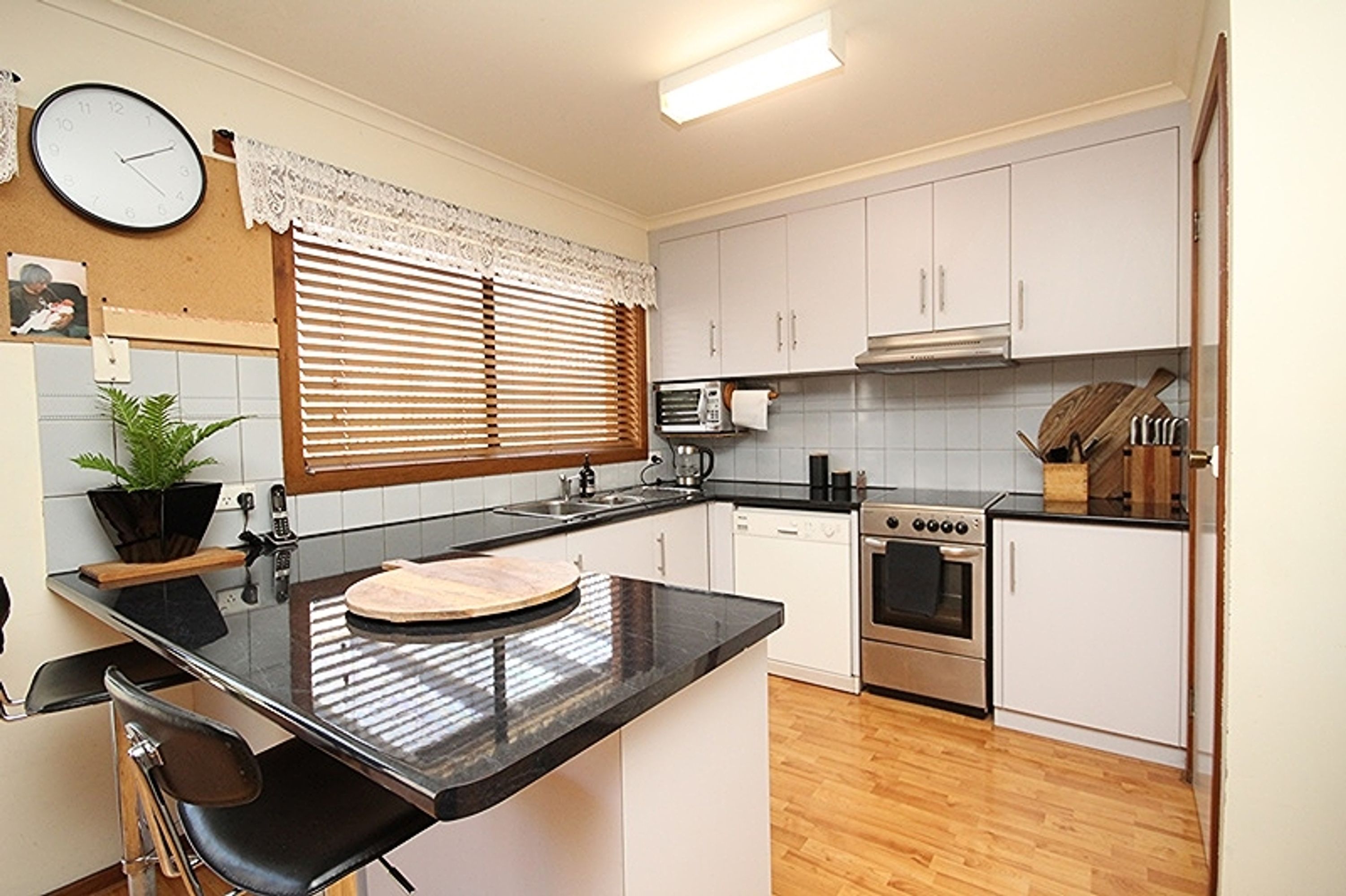 21 Tydeman Street, Horsham VIC 3400, Horsham - Thumbnail 2