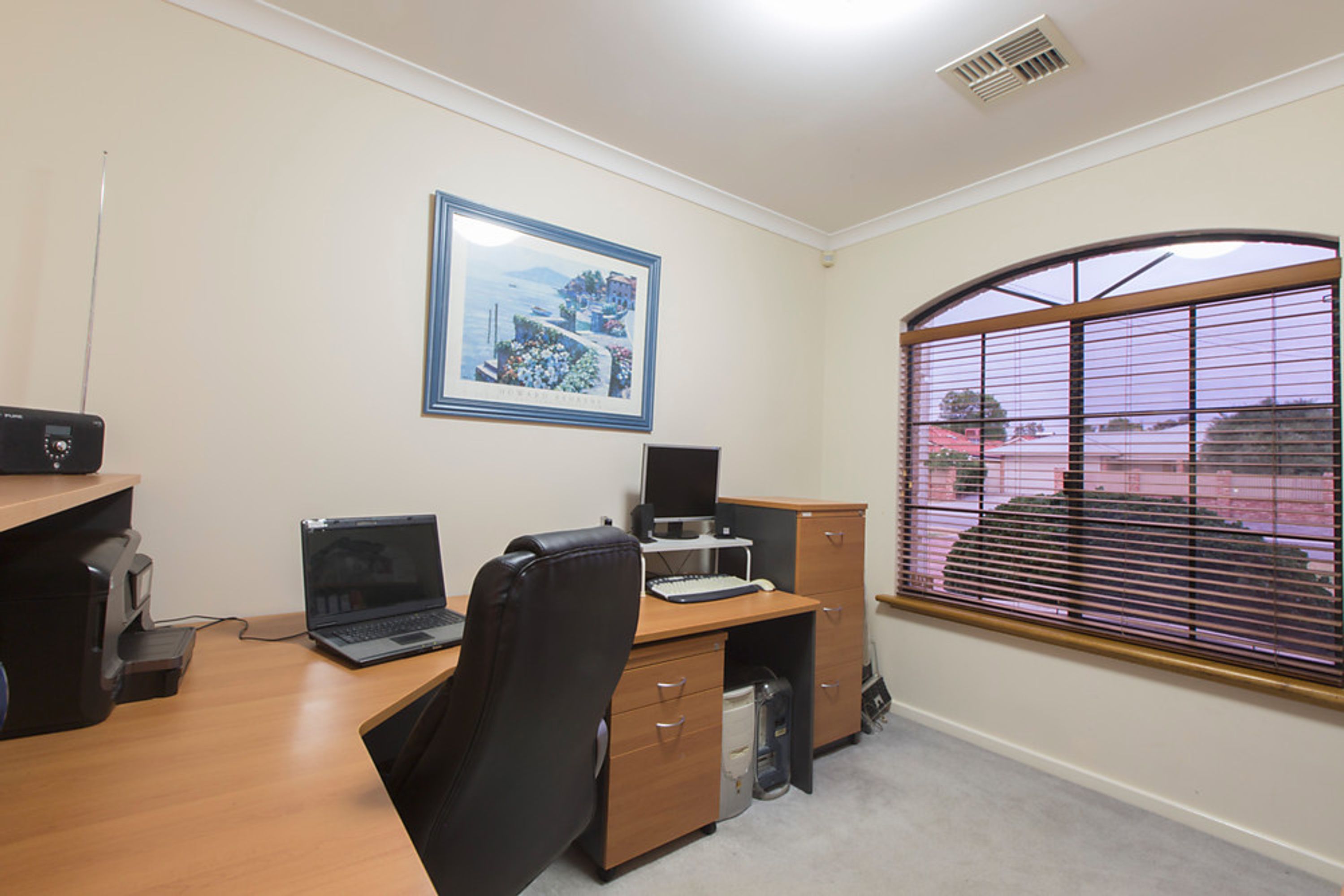 12 Newcomen Road, Stirling - Thumbnail 4