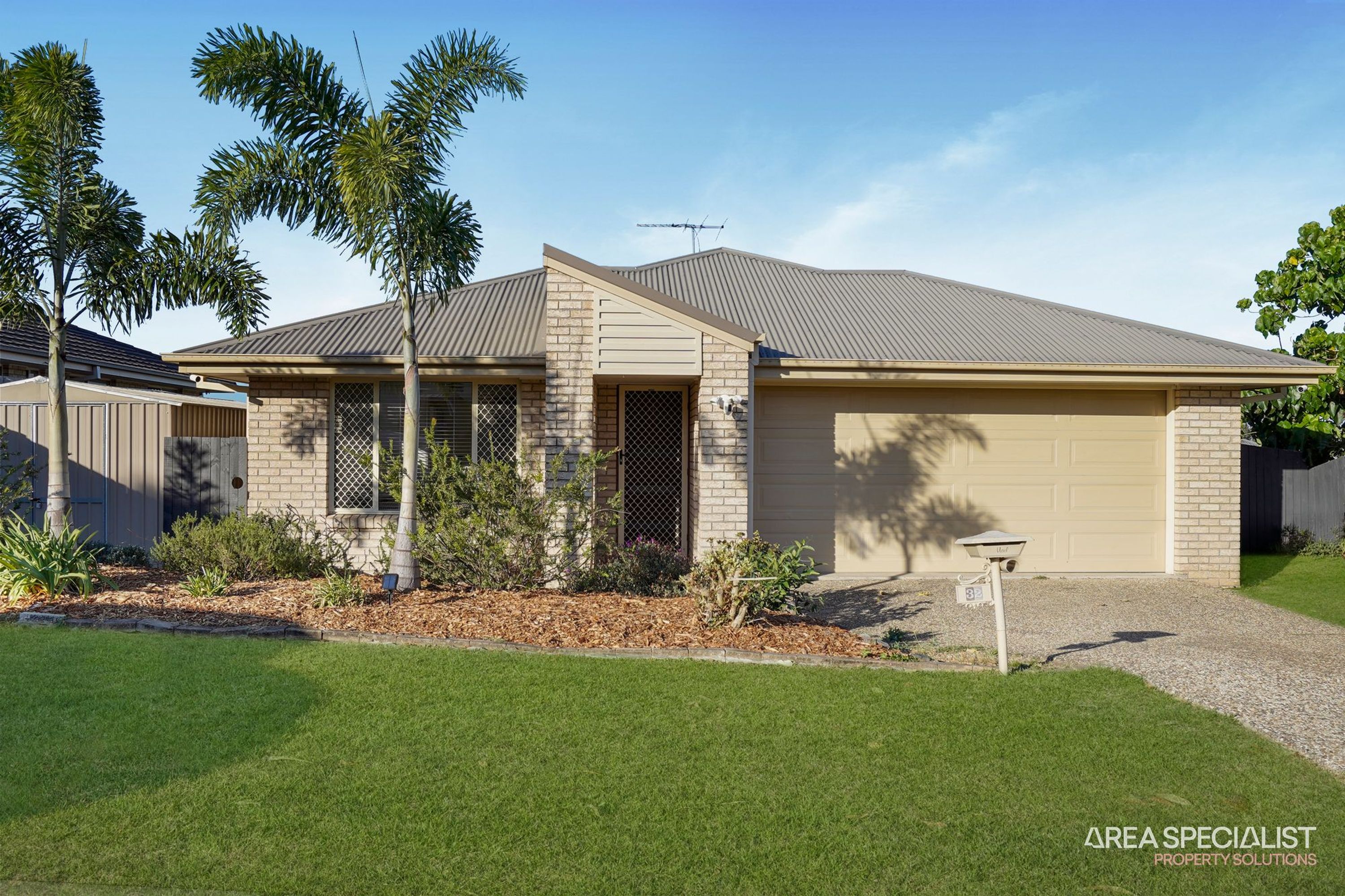 32 Paris Parade, Ormeau - Image 1