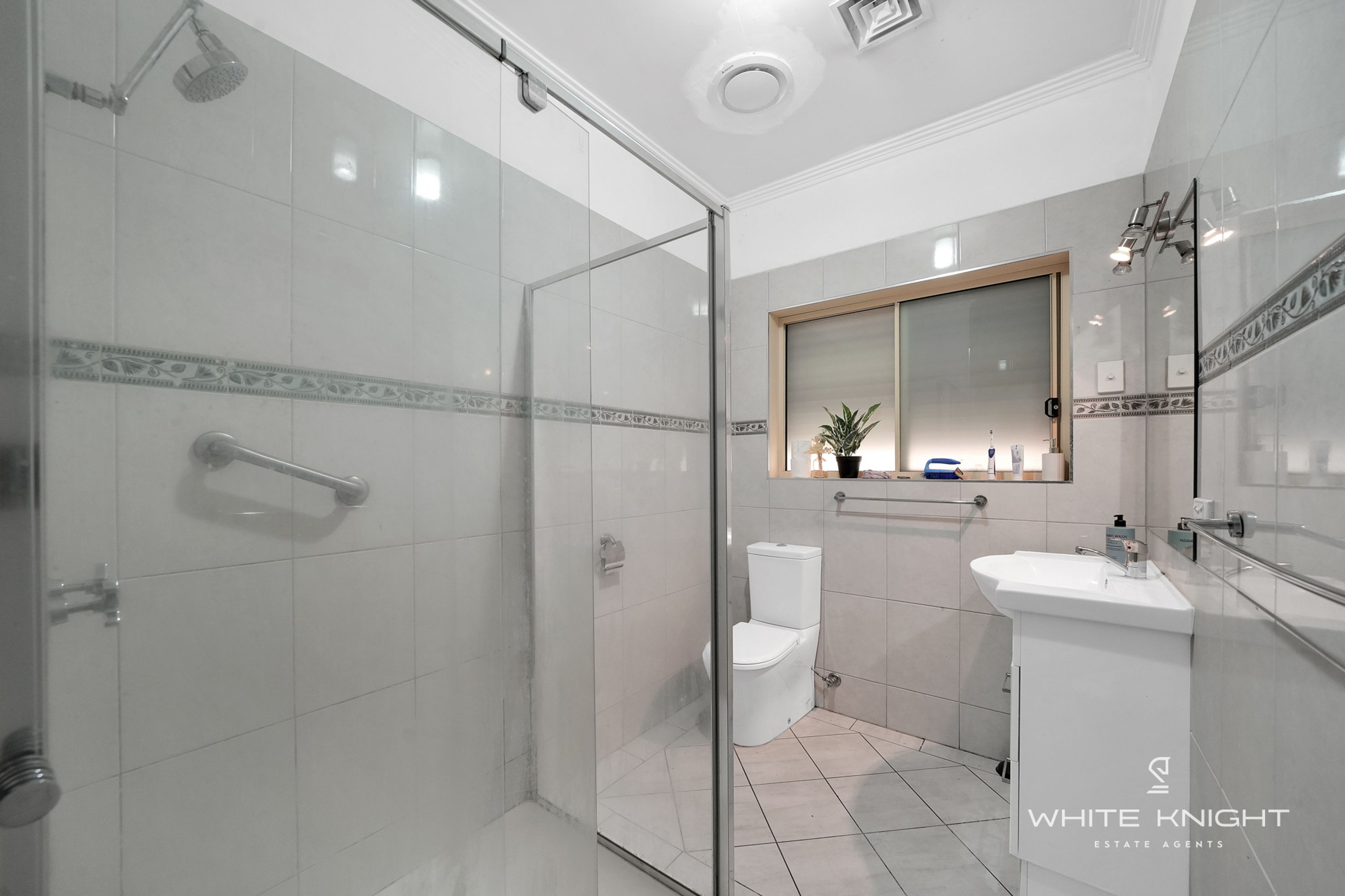 15 McIvor Road, St Albans VIC 3021, St Albans - Thumbnail 4
