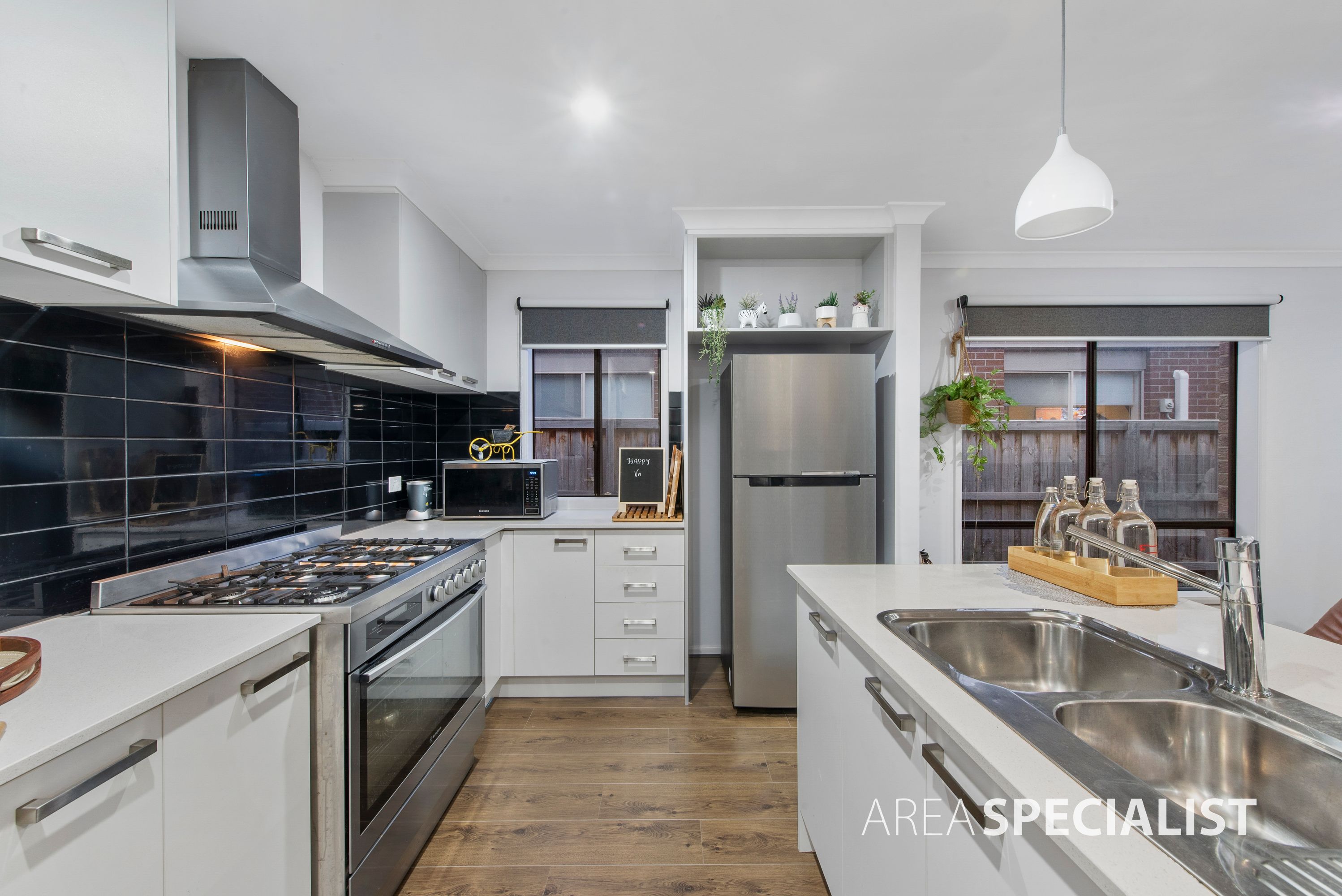 33 Kurrali Crescent, Werribee, Werribee - Thumbnail 6
