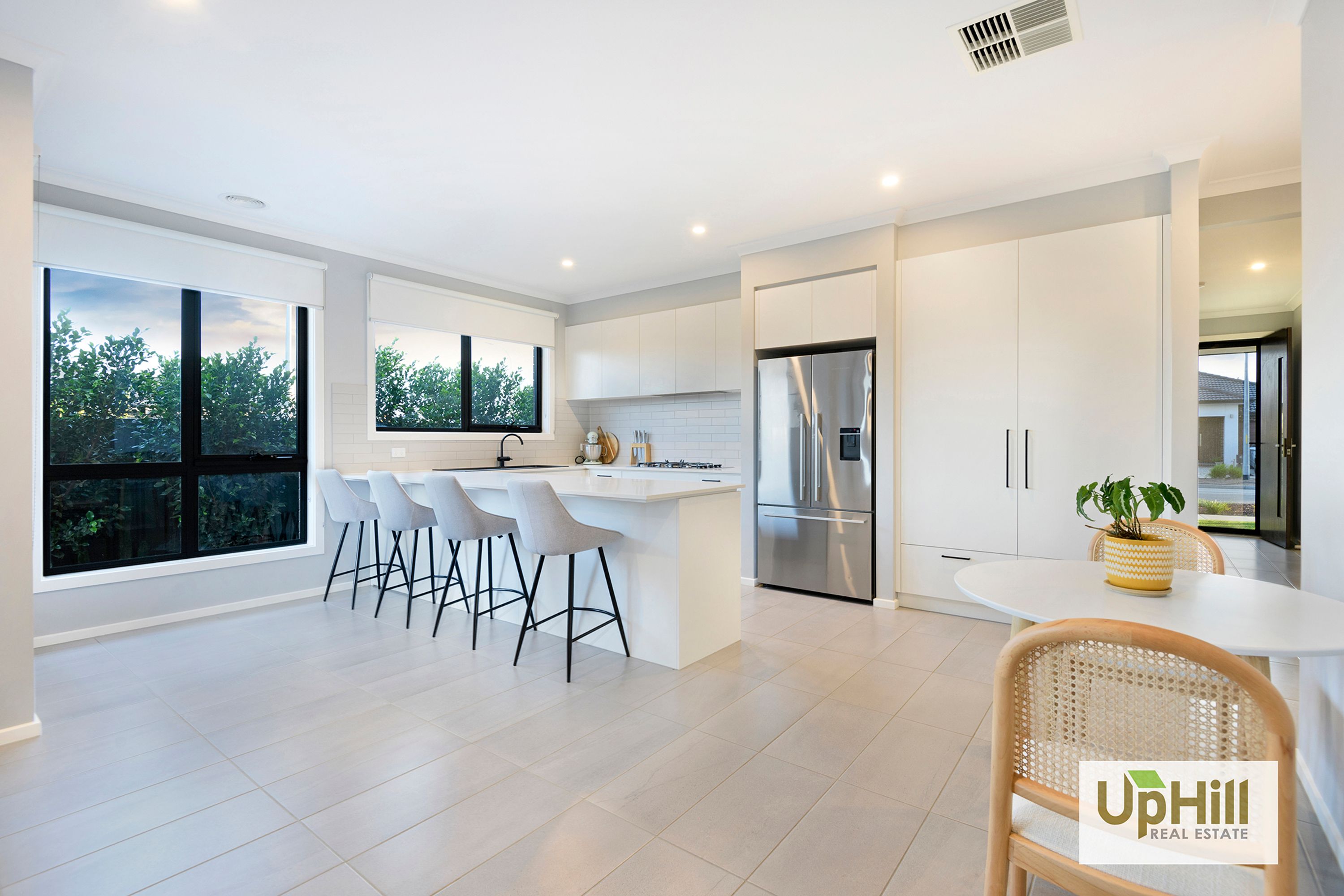 90 Athenaeum Avenue, Clyde North - Thumbnail 3