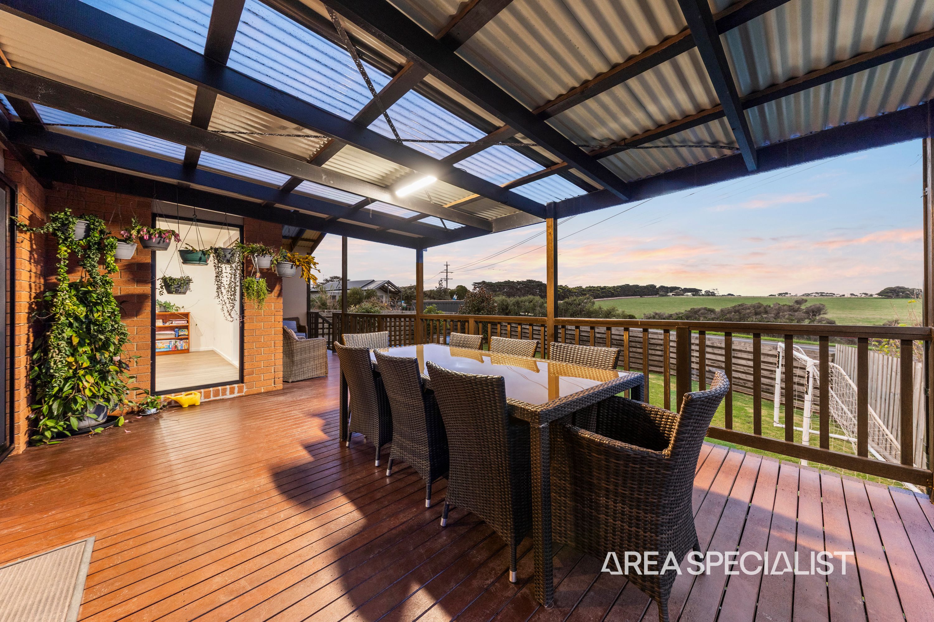 38 Alvina Crescent, Surf Beach - Thumbnail 4