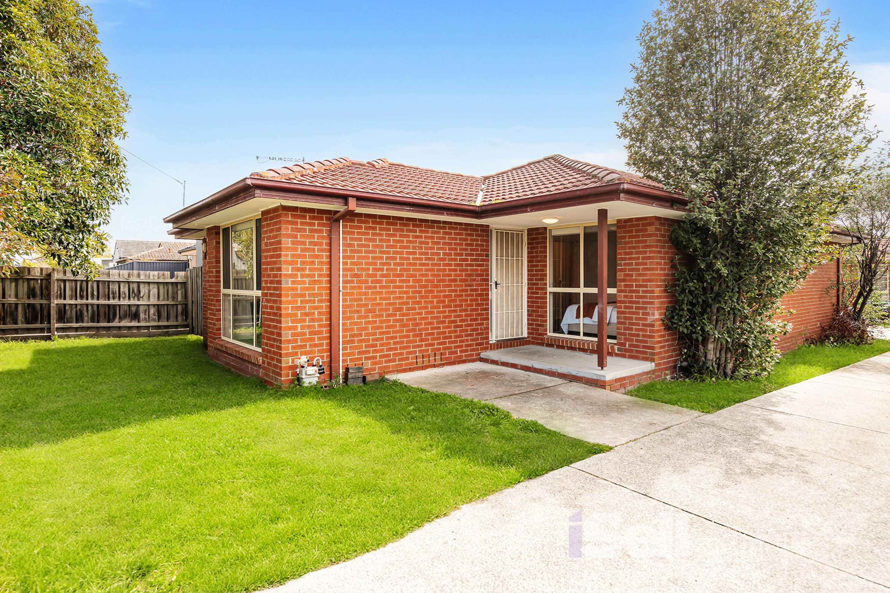 1/13 Treesbank Avenue, Springvale - Image 1