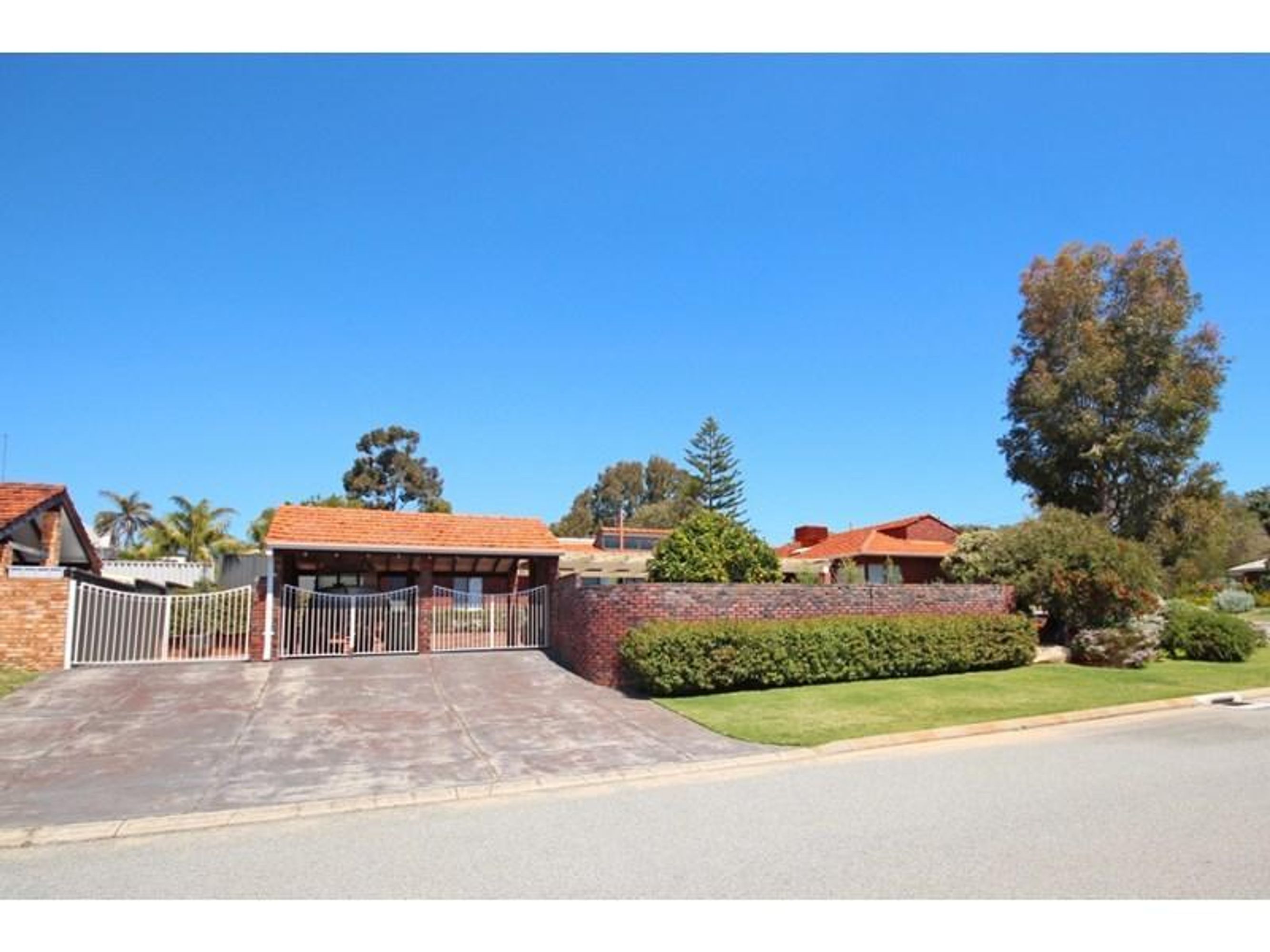 52 Luccombe Way, Karrinyup, WA 6018, Karrinyup - Thumbnail 3