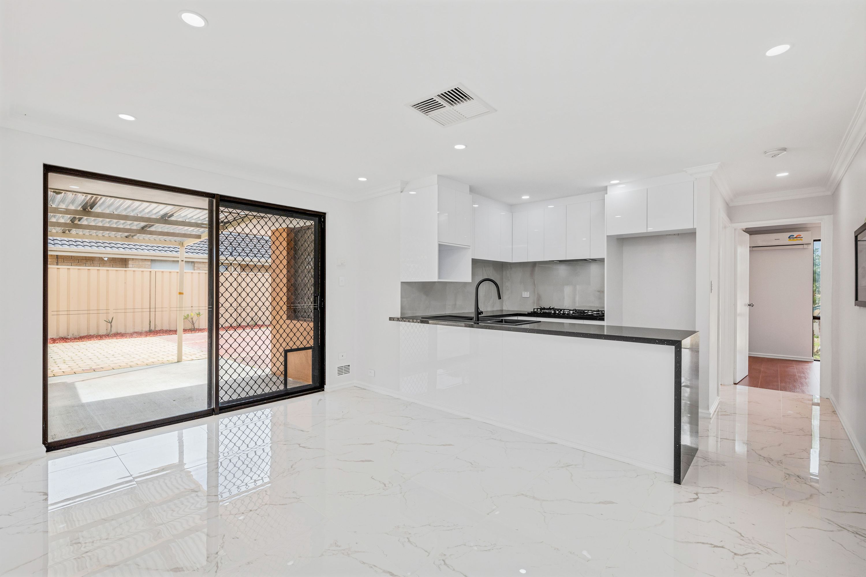 15 Compton Road