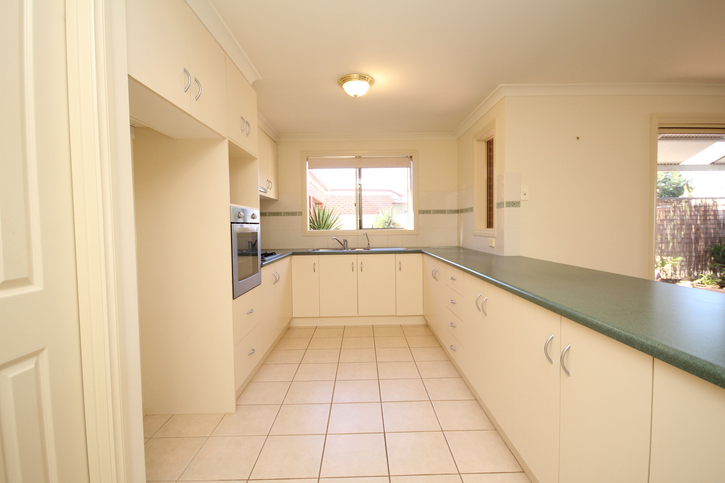5 Burnett Street, Horsham VIC 3400, Horsham - Thumbnail 2