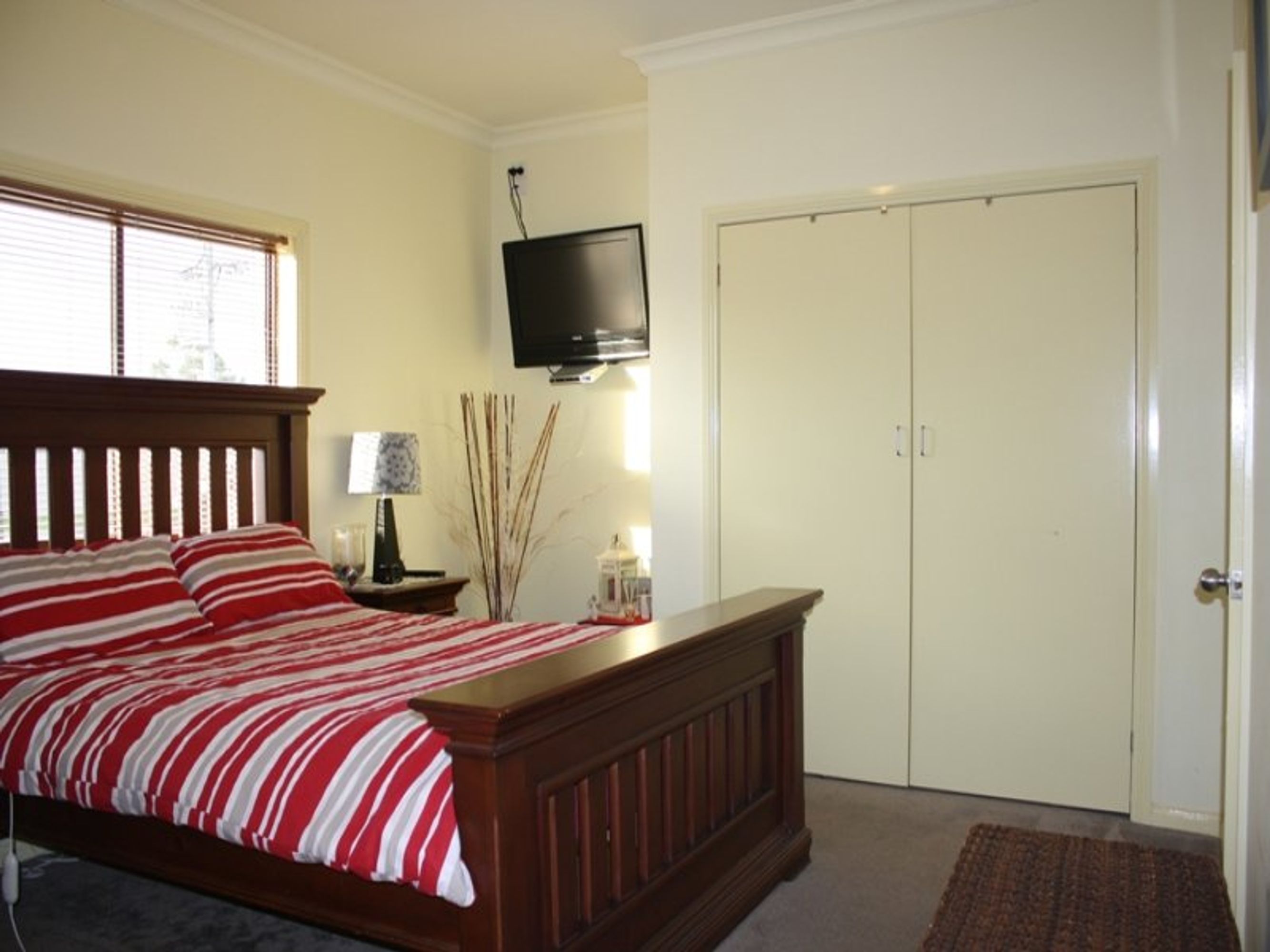42 Wavell Street, Horsham VIC 3400, Horsham - Thumbnail 2