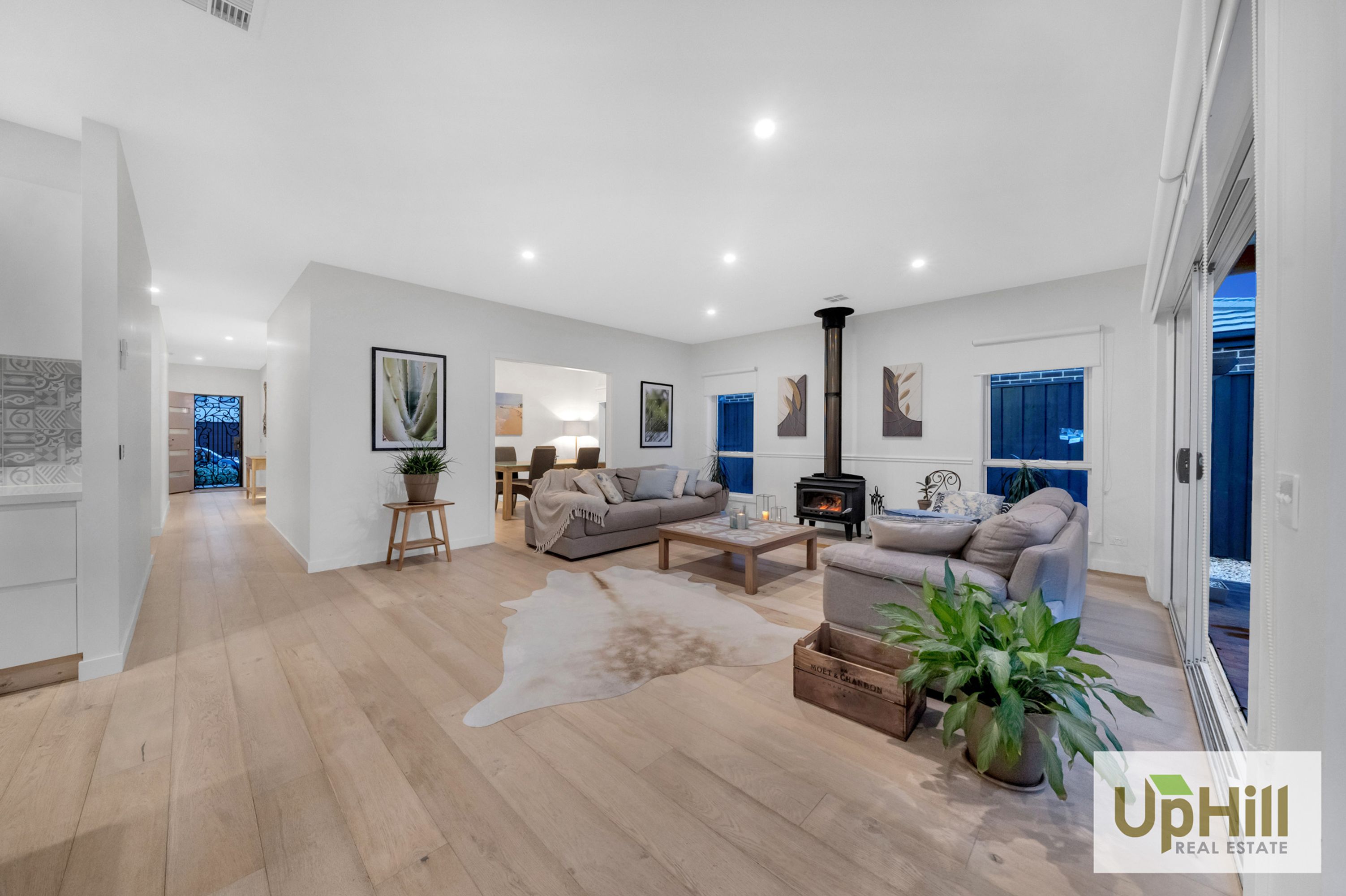 25 Ellaroo Circuit, Clyde North - Thumbnail 8