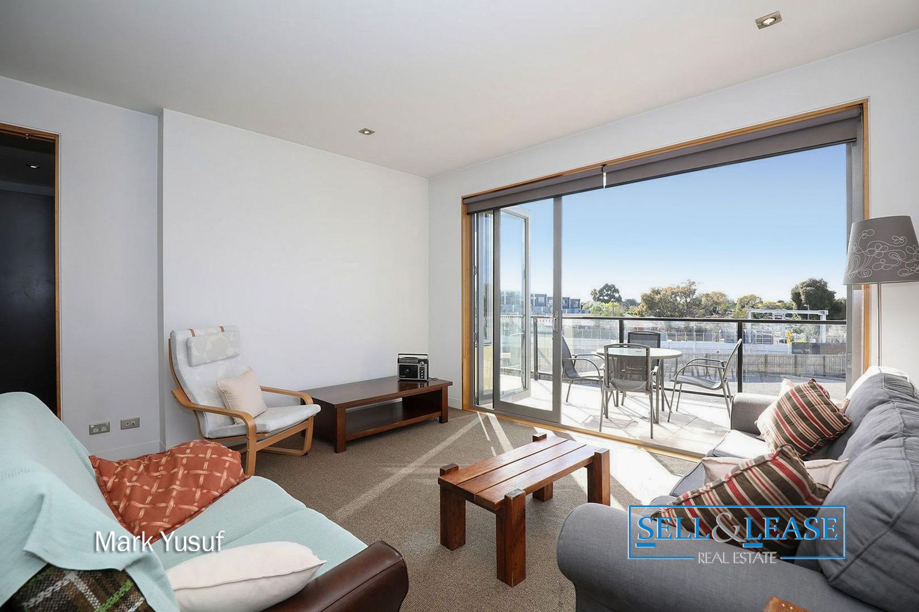 13/250 Charman Road, Cheltenham - Image 1