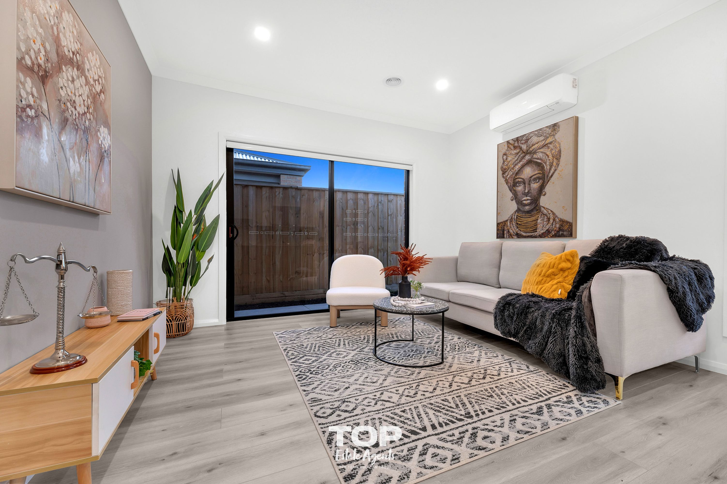 12 Diversity Road, Clyde North - Thumbnail 8