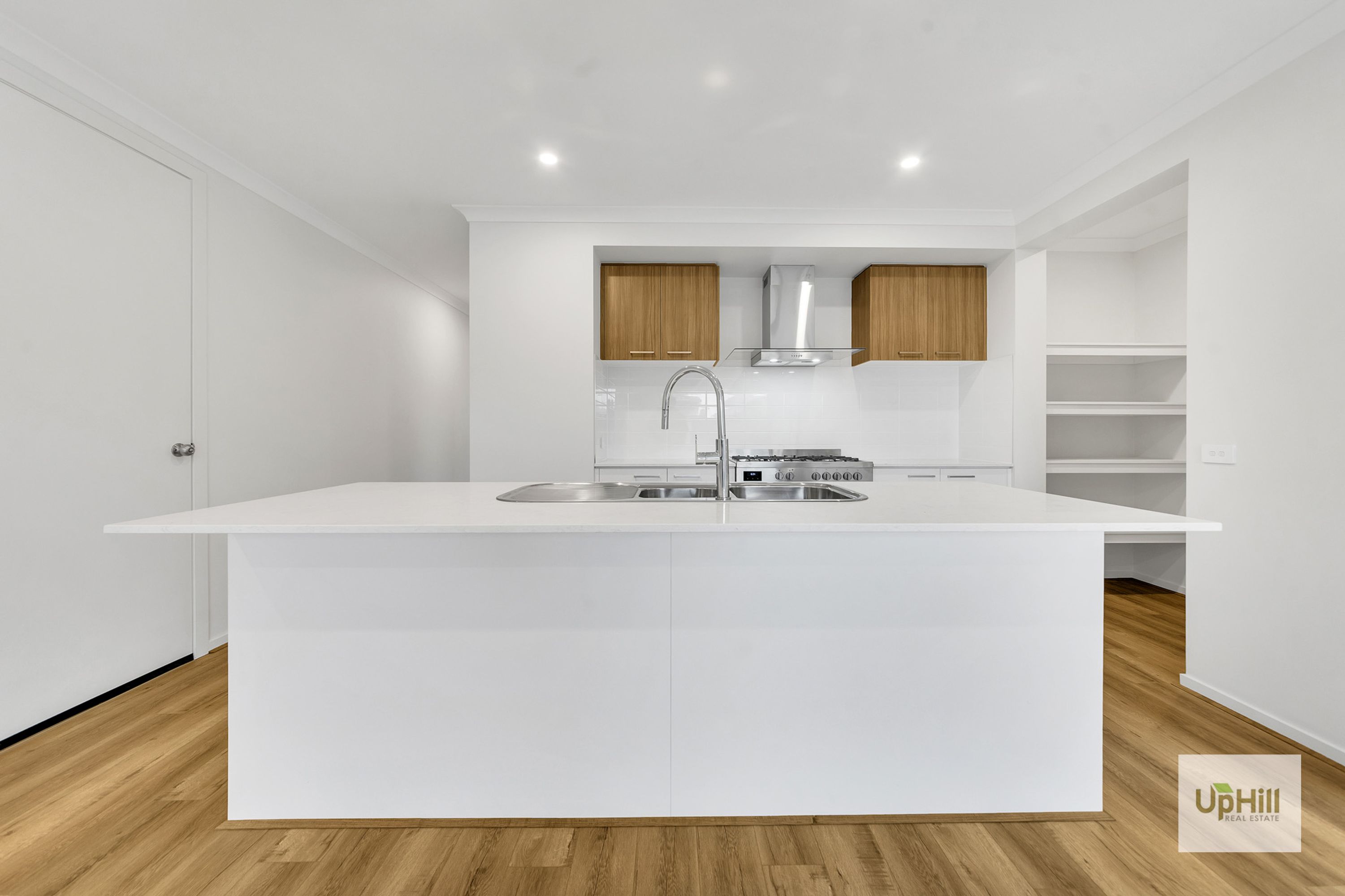 16 Peak St, Clyde North - Thumbnail 2