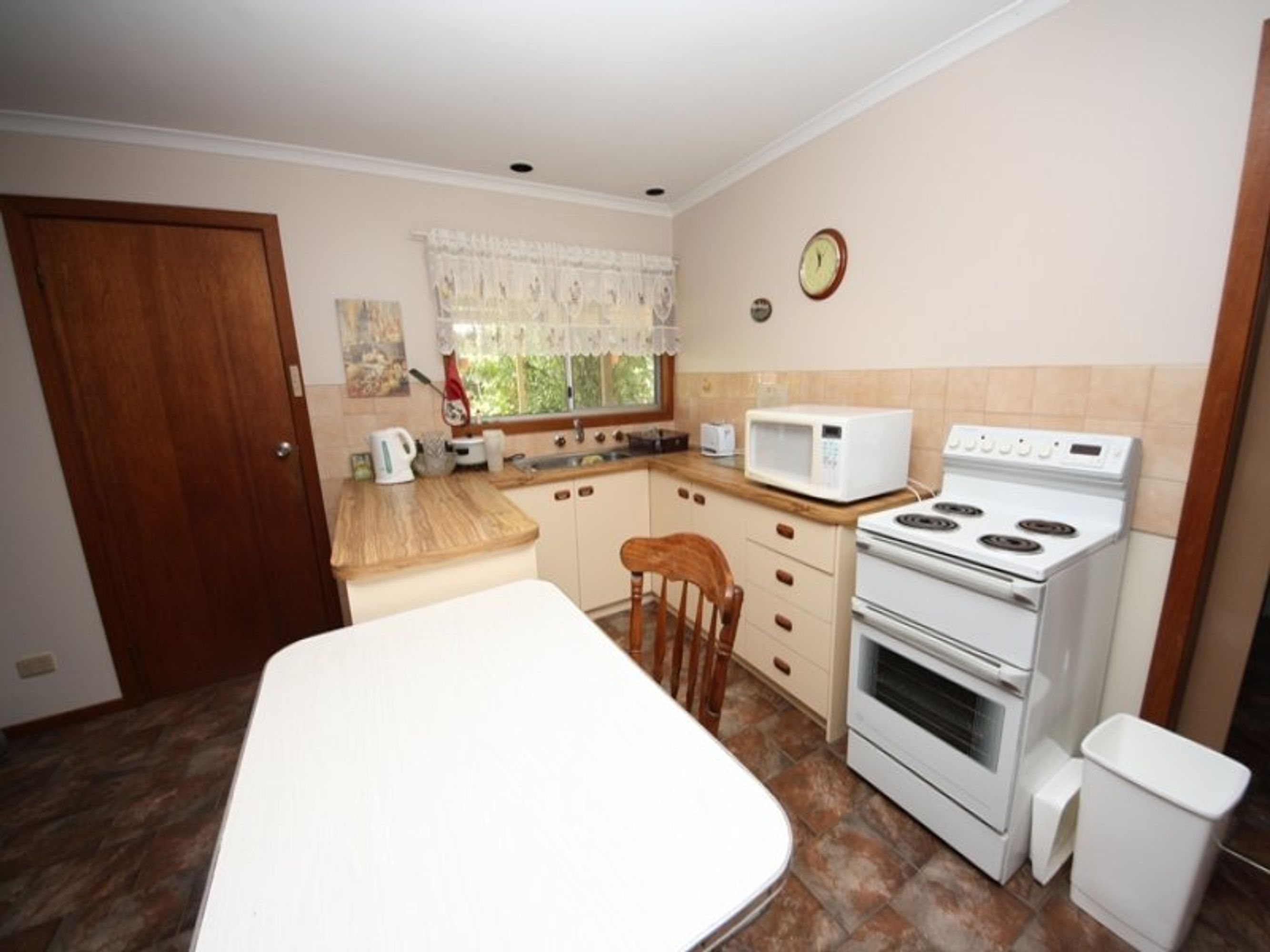 27 Fraser Street, Nhill VIC 3418, Nhill - Thumbnail 2