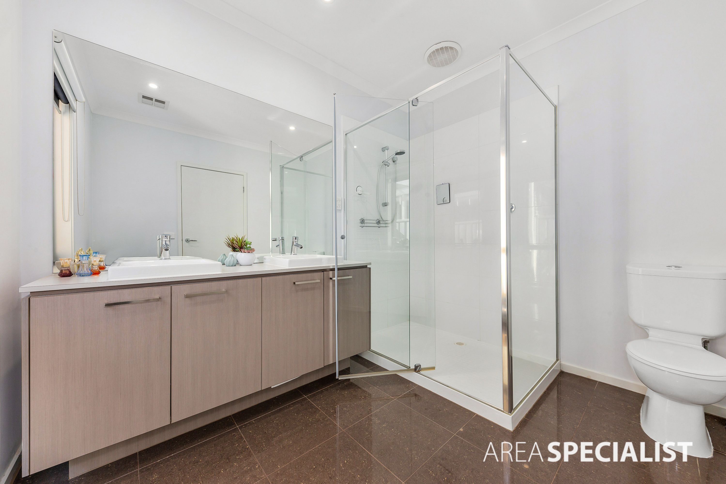 29 Dahlia Drive, Caroline Springs VIC 3023, Caroline Springs - Thumbnail 4