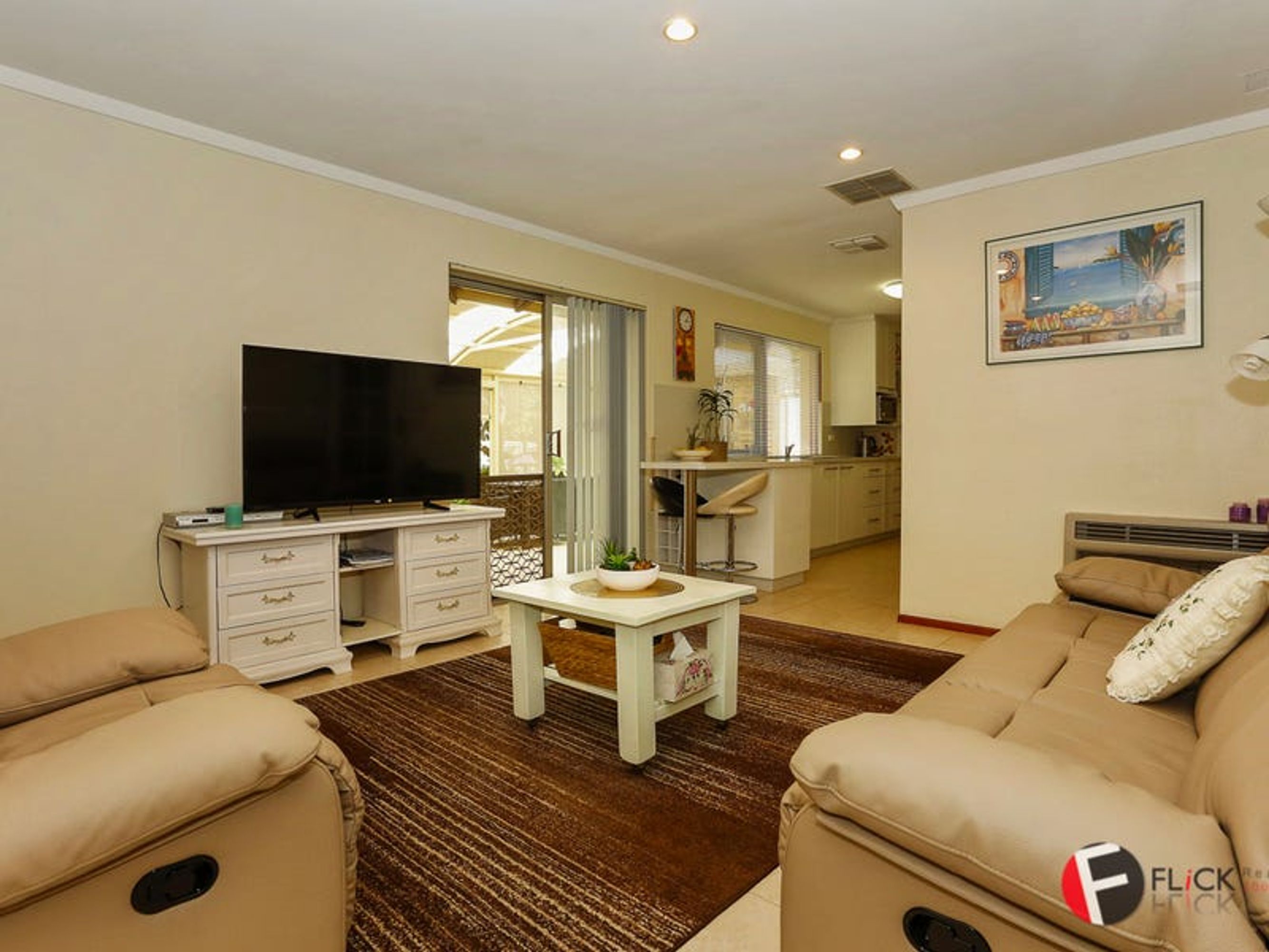 38 Glengarry Dr, Duncraig, Duncraig - Thumbnail 2