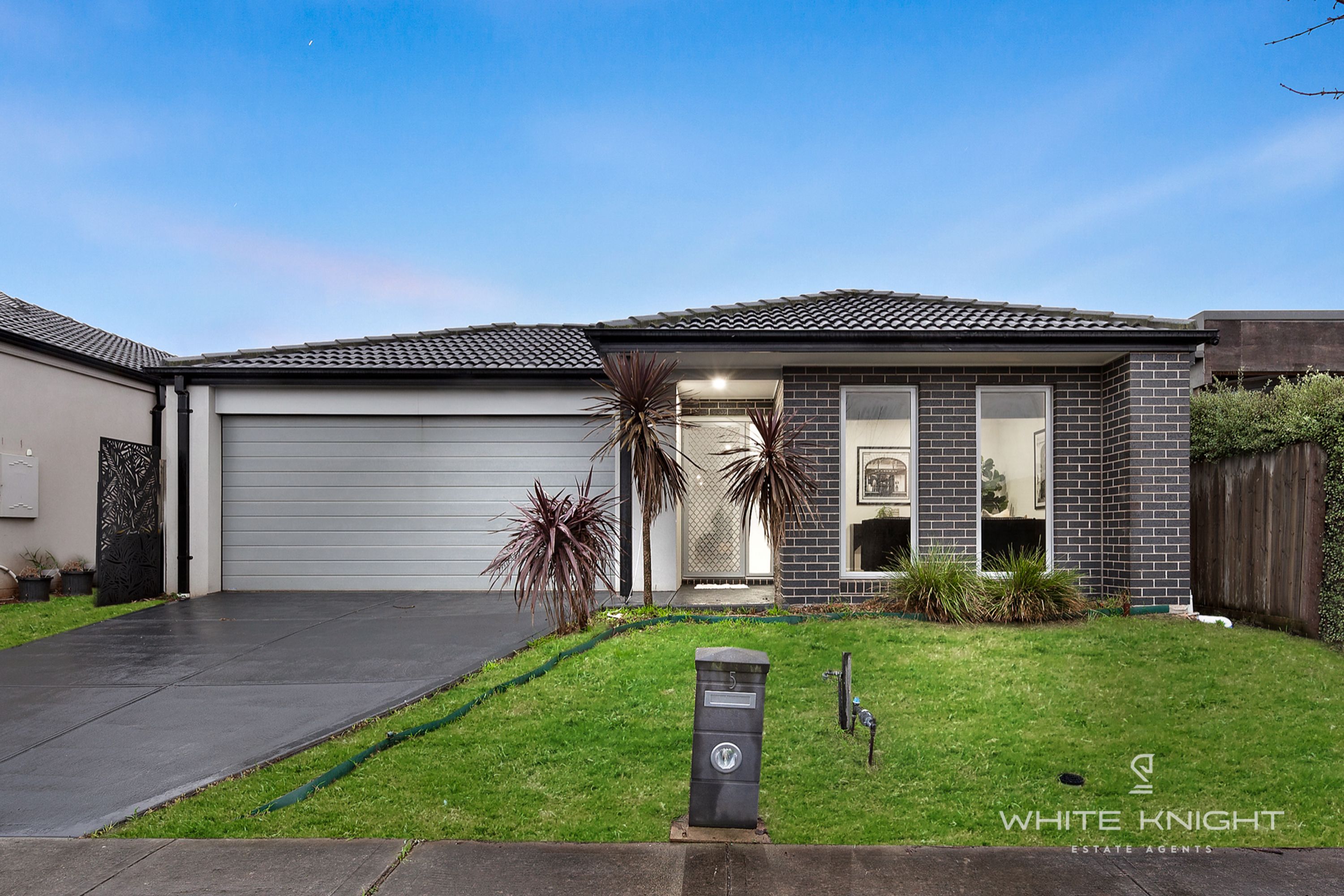 5 Aubisque Close, Fraser Rise VIC 3336, Fraser Rise - Thumbnail 2