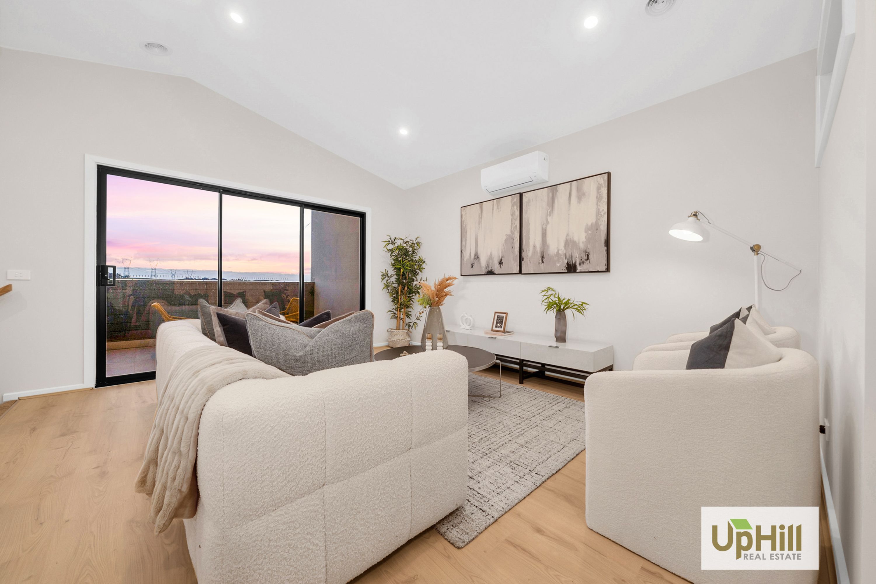 6 Locanda Walk, Clyde North - Thumbnail 5