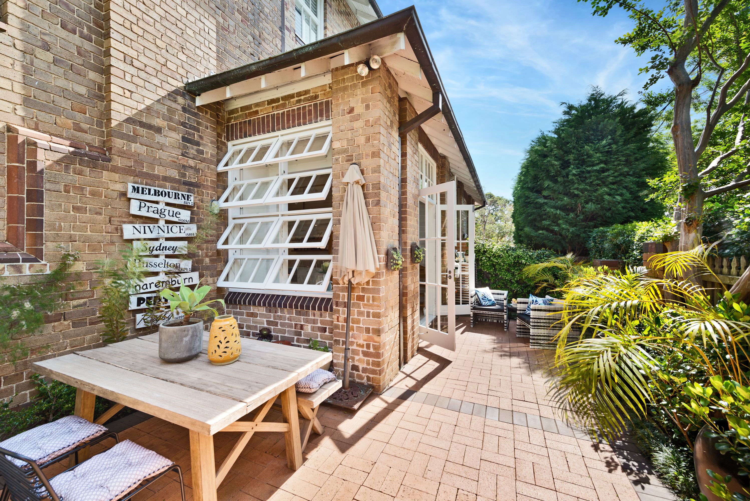 2/10 Dalleys Road