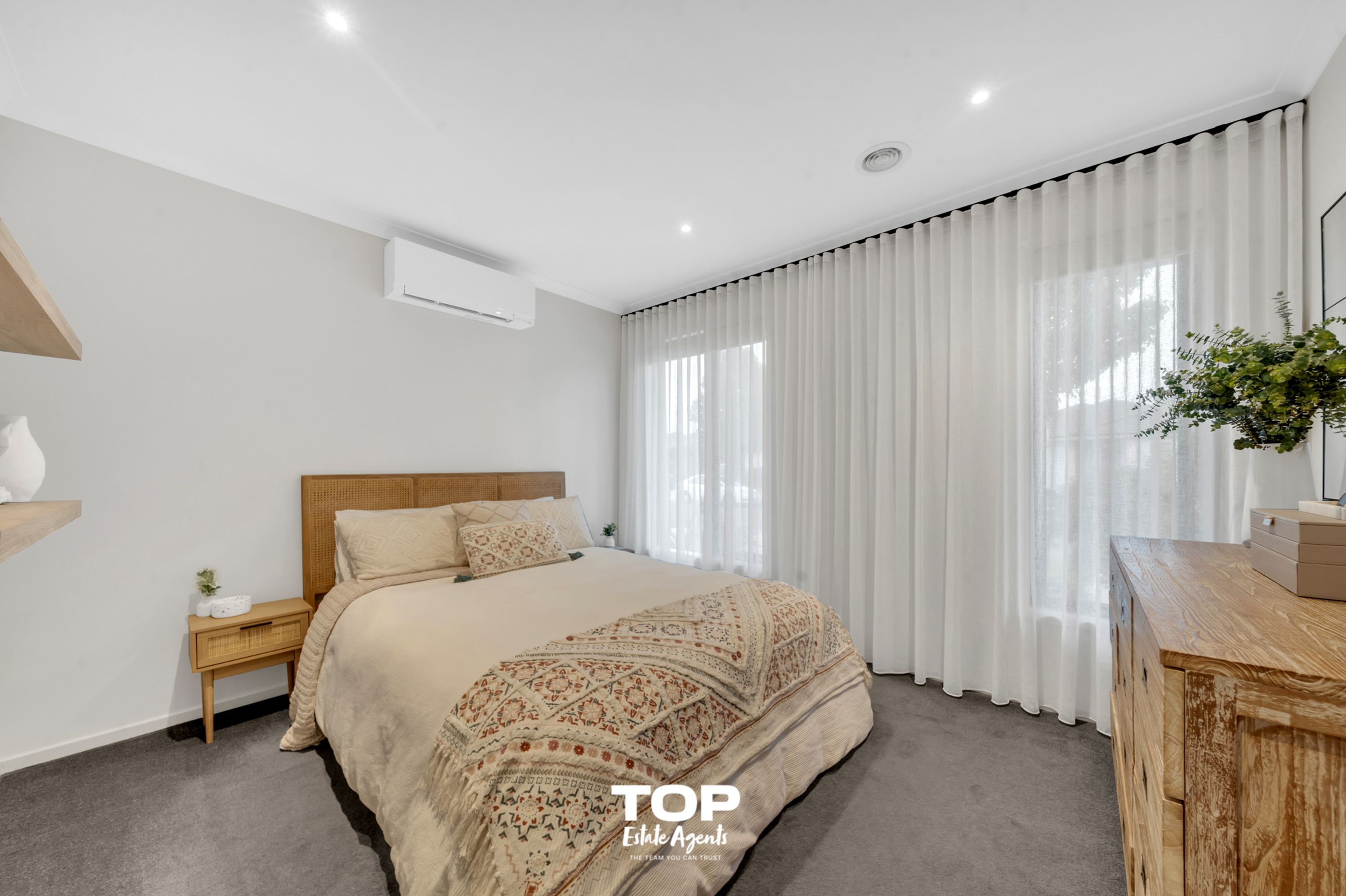 20 Marblelight Way, Clyde North - Thumbnail 4