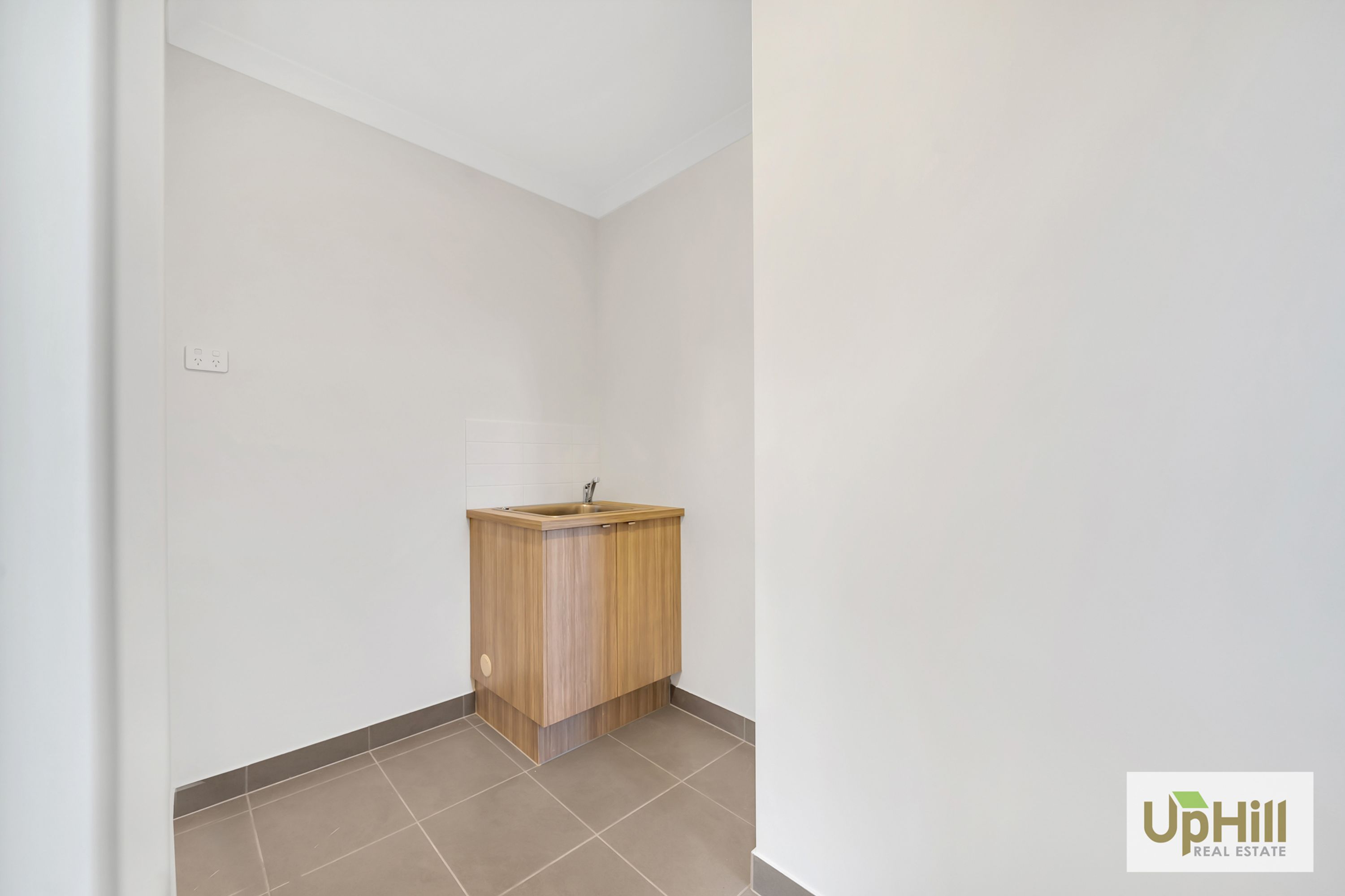 28 PABLO DRIVE, Clyde North - Thumbnail 4