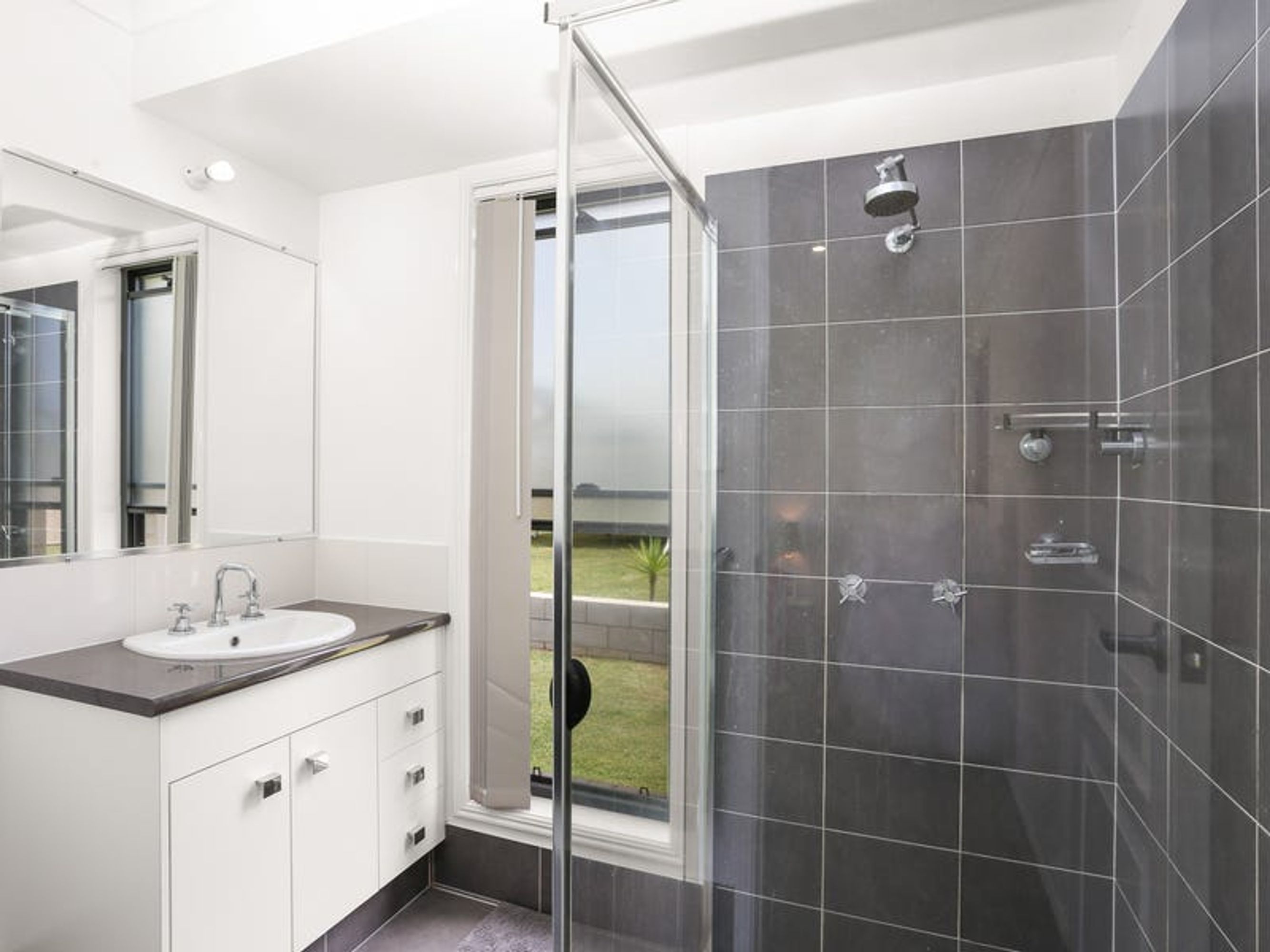 28 Edinburgh Drive, Townsend - Thumbnail 7