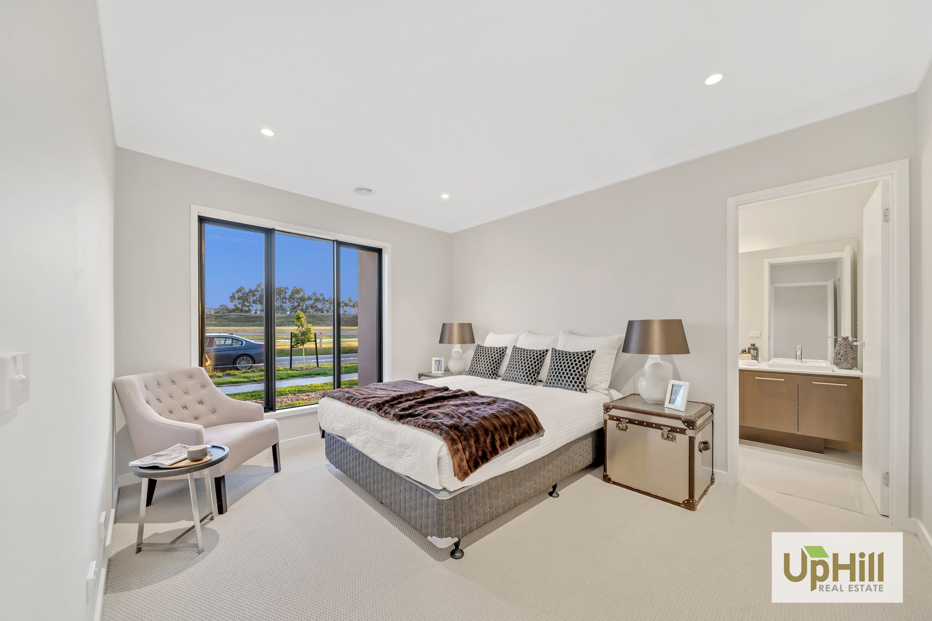 31 PABLO DRIVE, Clyde North - Thumbnail 2